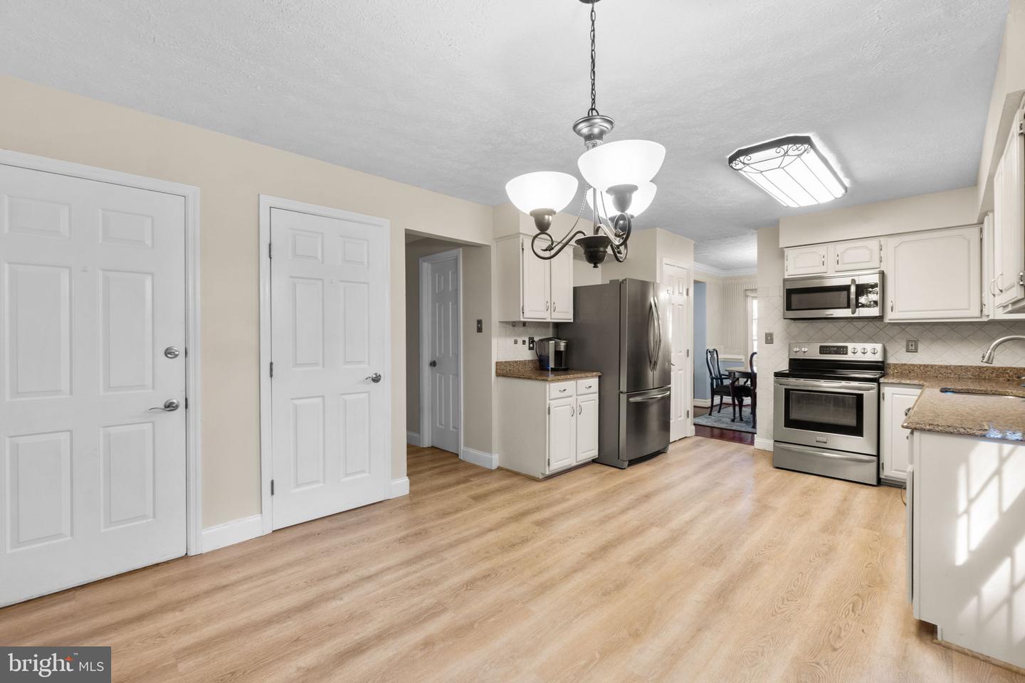 1695 King Richard Rd