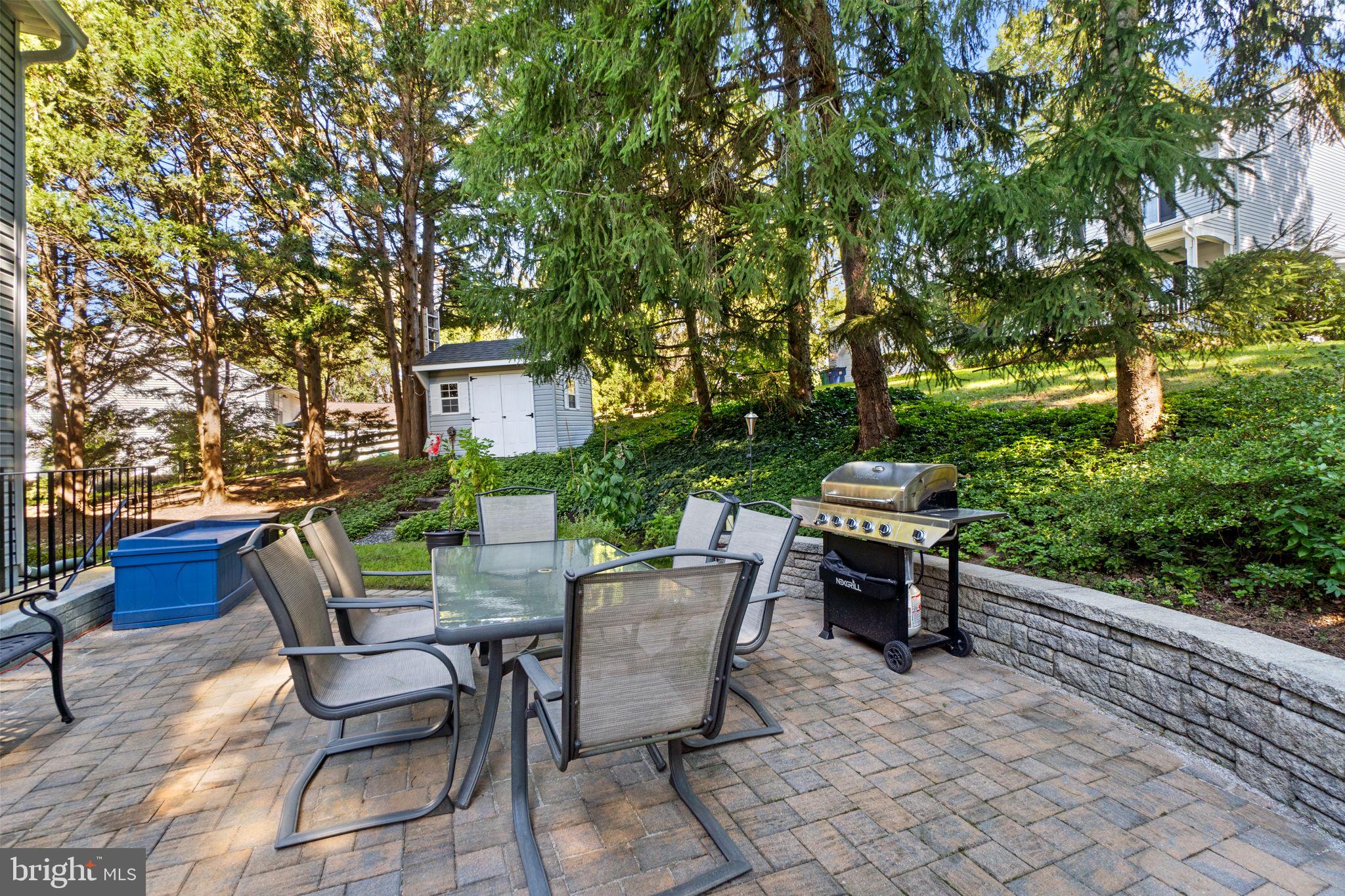 1695 King Richard Rd