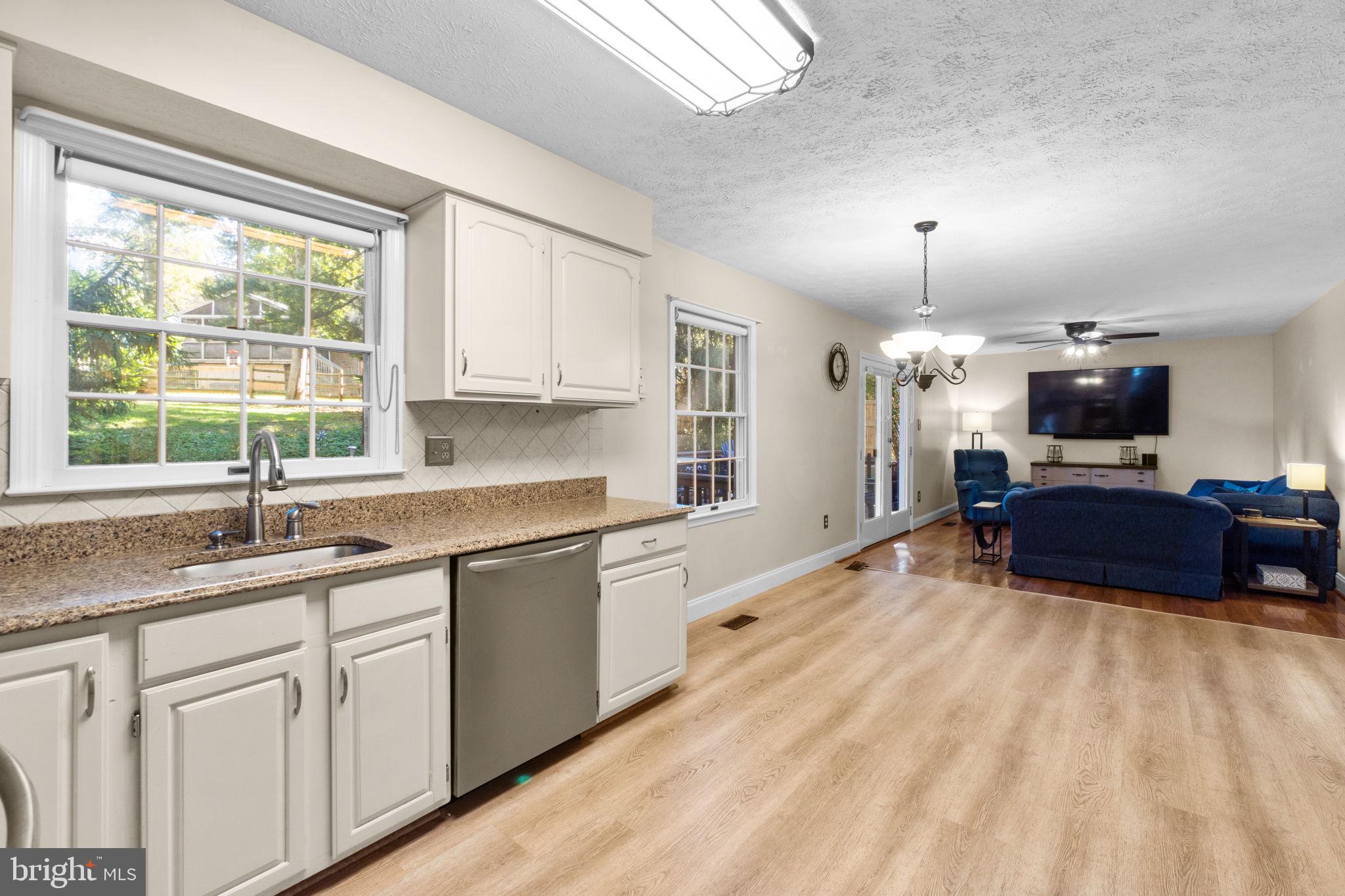 1695 King Richard Rd