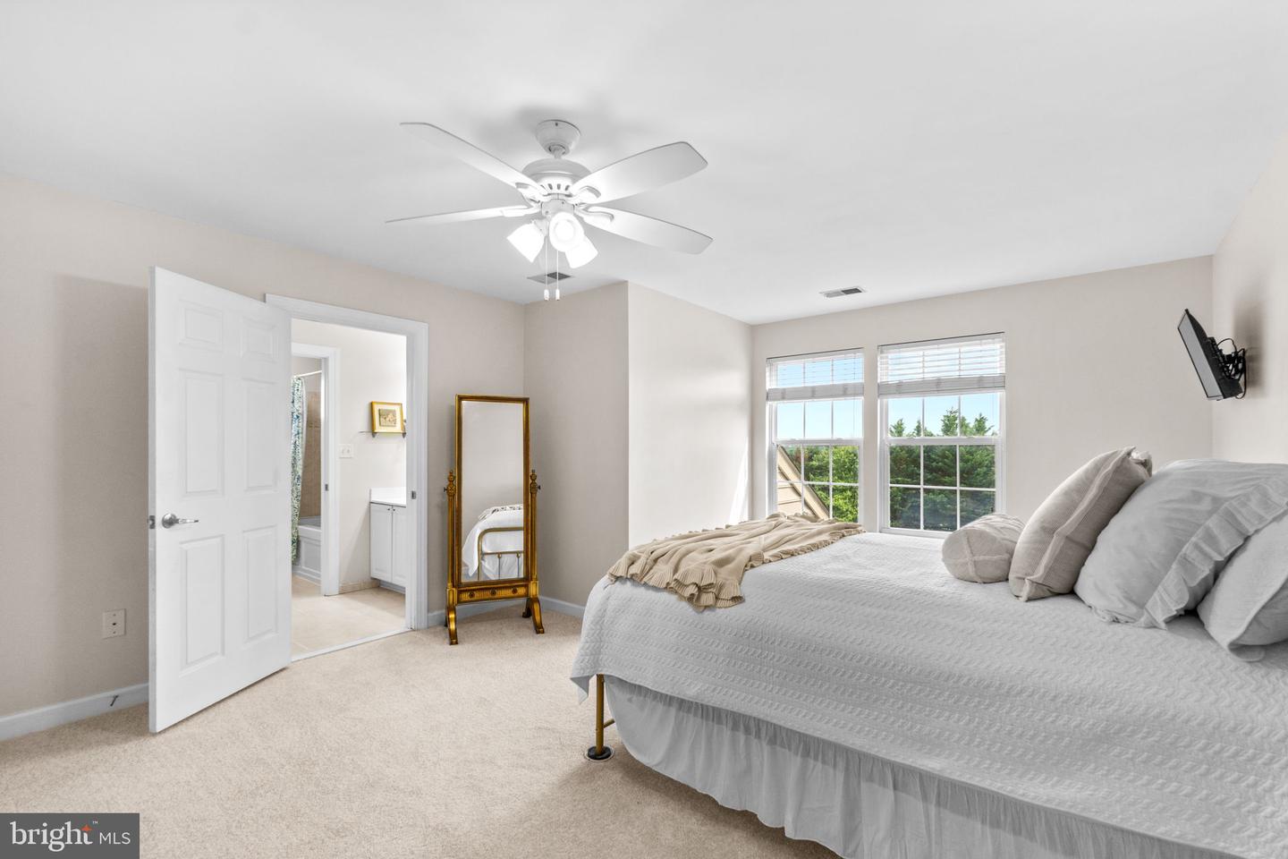 609 Corsair Ct