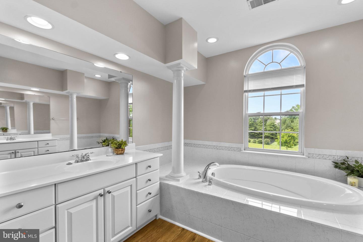 609 Corsair Ct