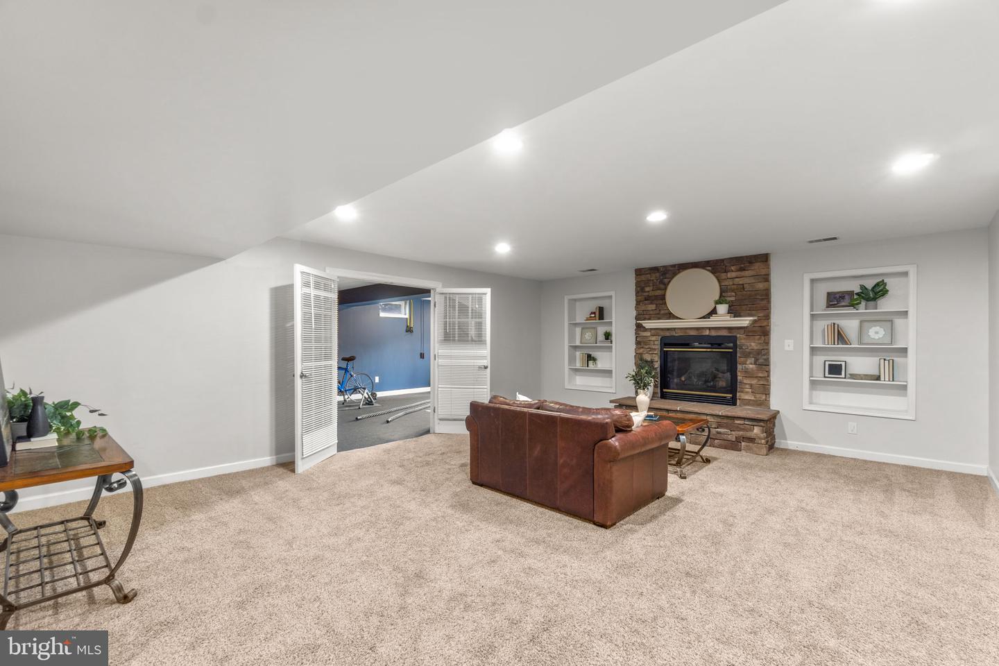609 Corsair Ct