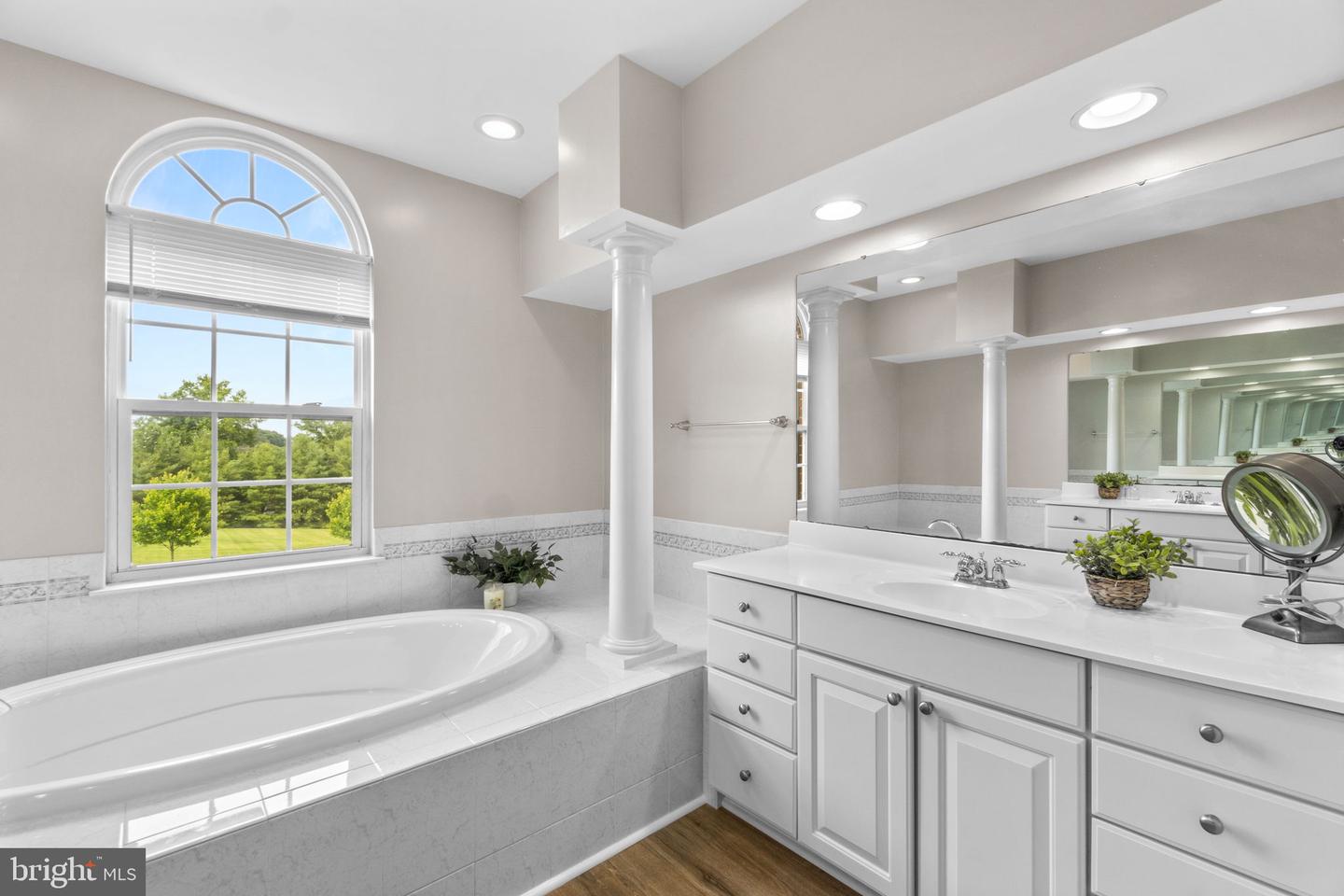 609 Corsair Ct
