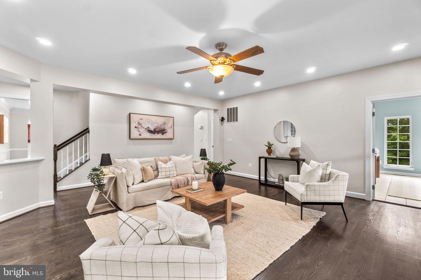 609 Corsair Ct