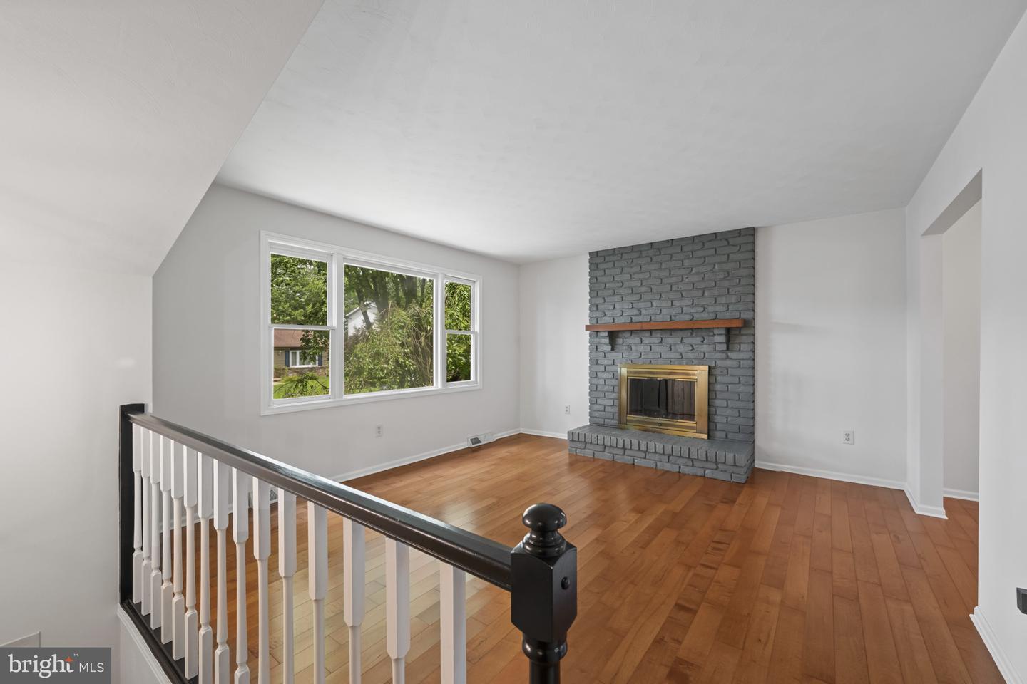 1954 Gardenia St