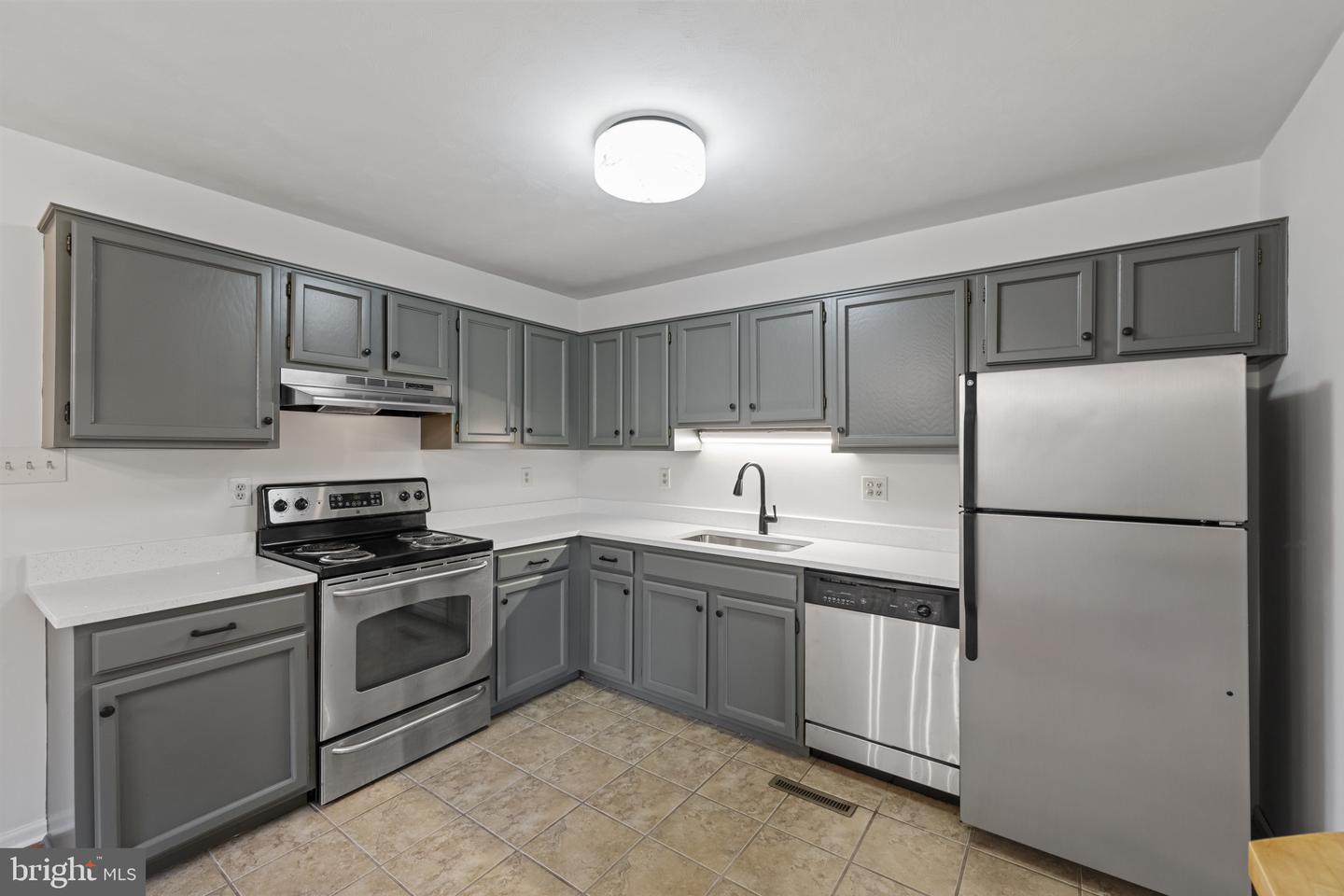 1954 Gardenia St