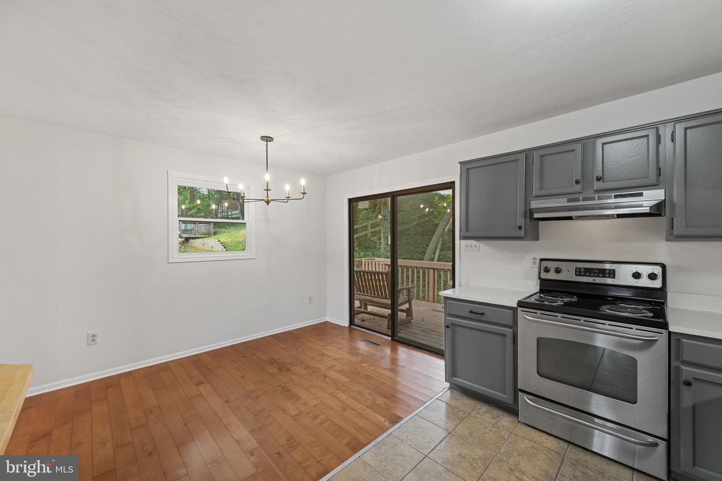 1954 Gardenia St