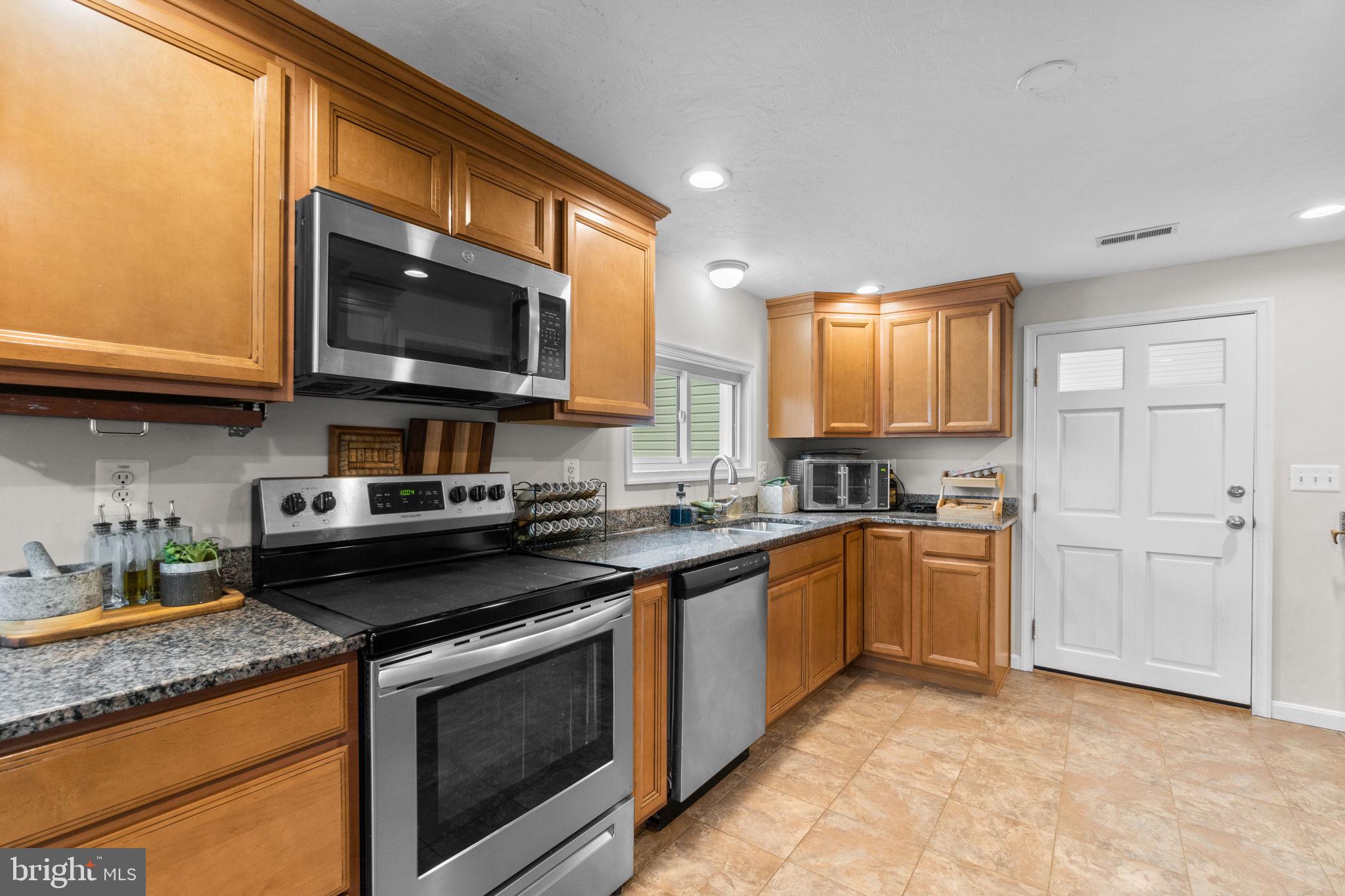 1272 CHERRYTOWN ROAD