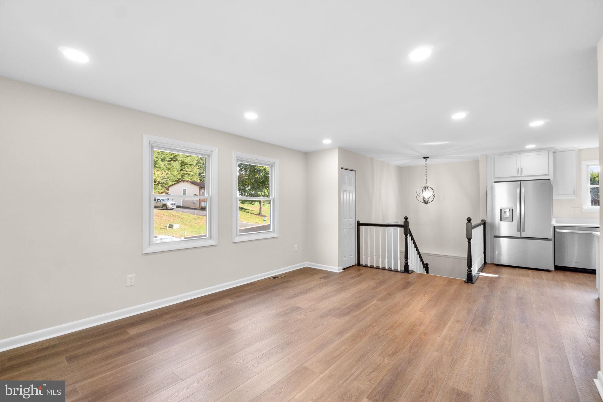 1915 GARDENIA STREET