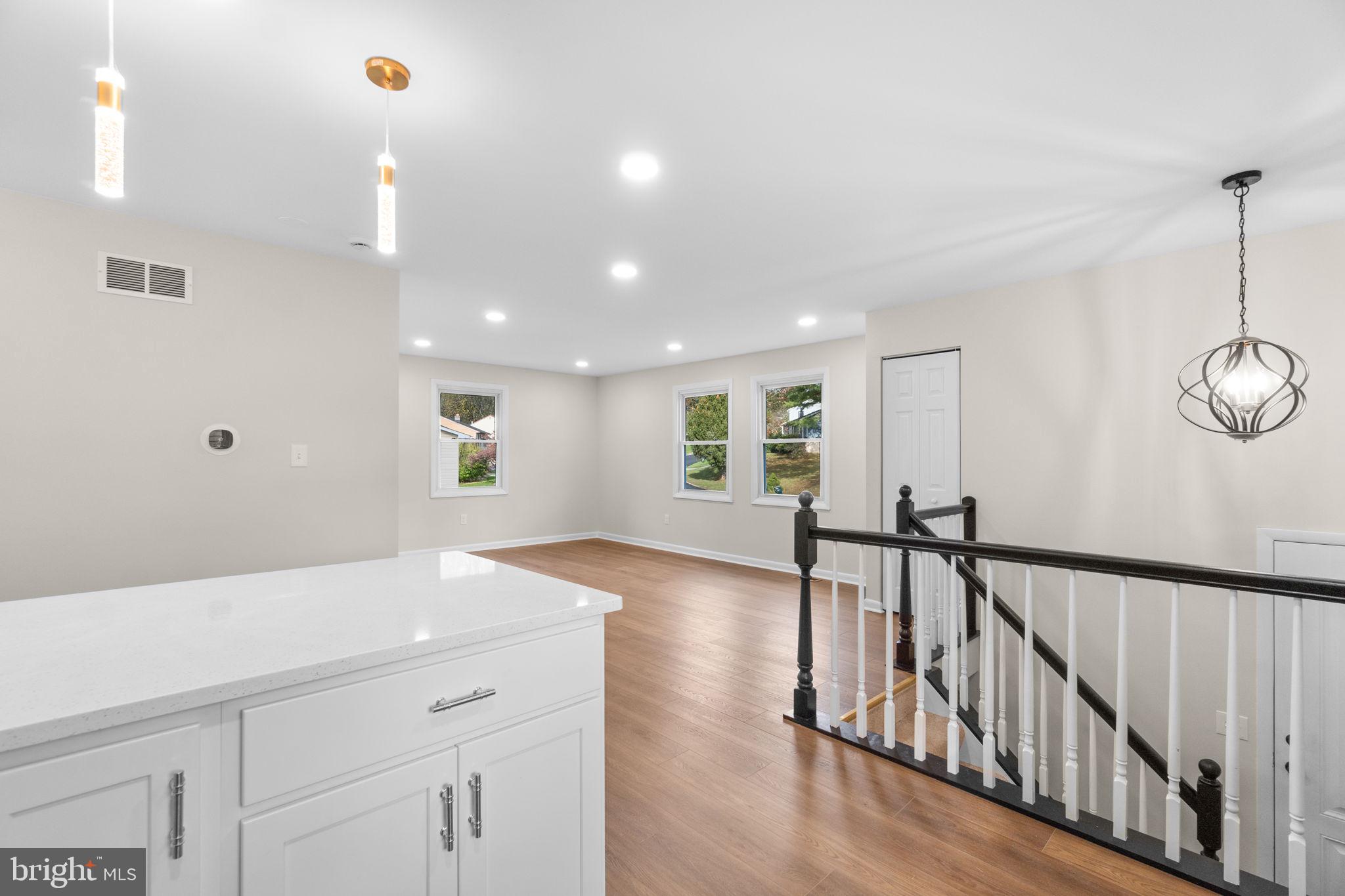 1915 GARDENIA STREET