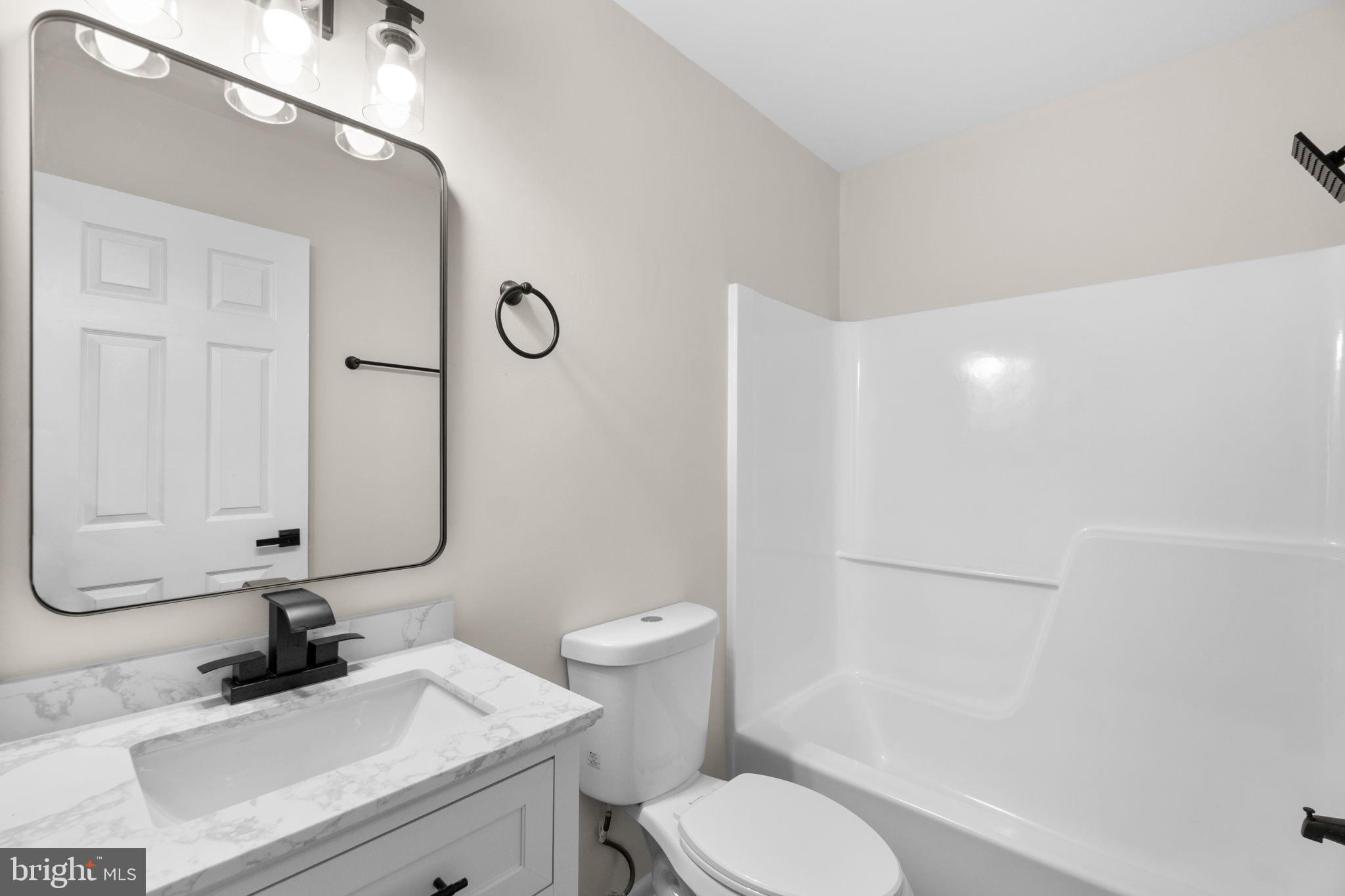 1915 GARDENIA STREET