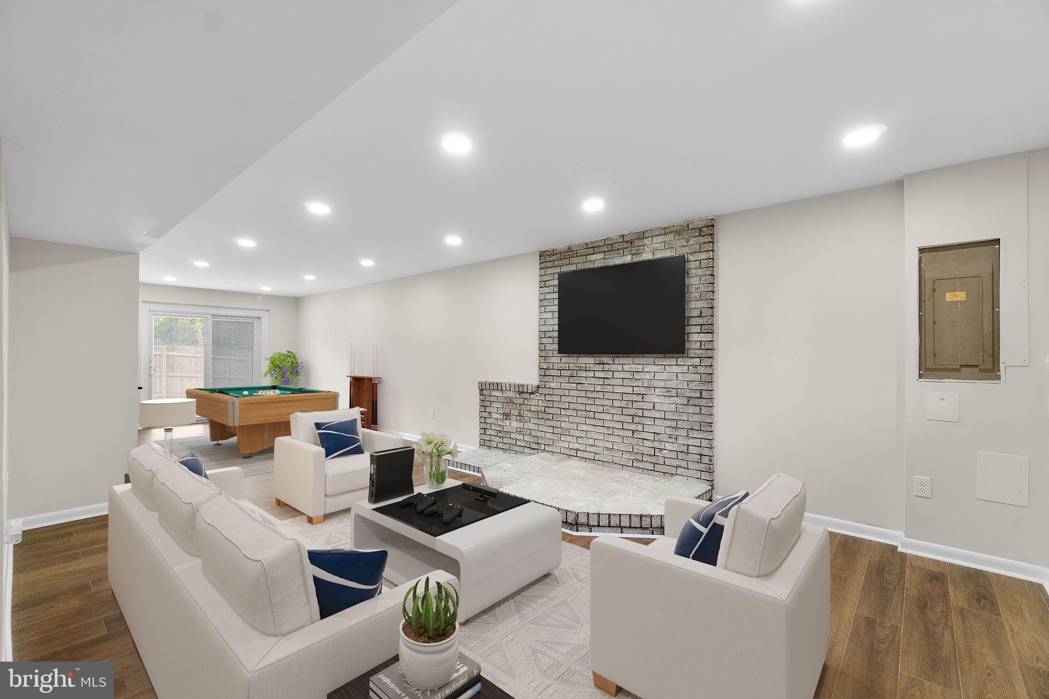 1915 GARDENIA STREET