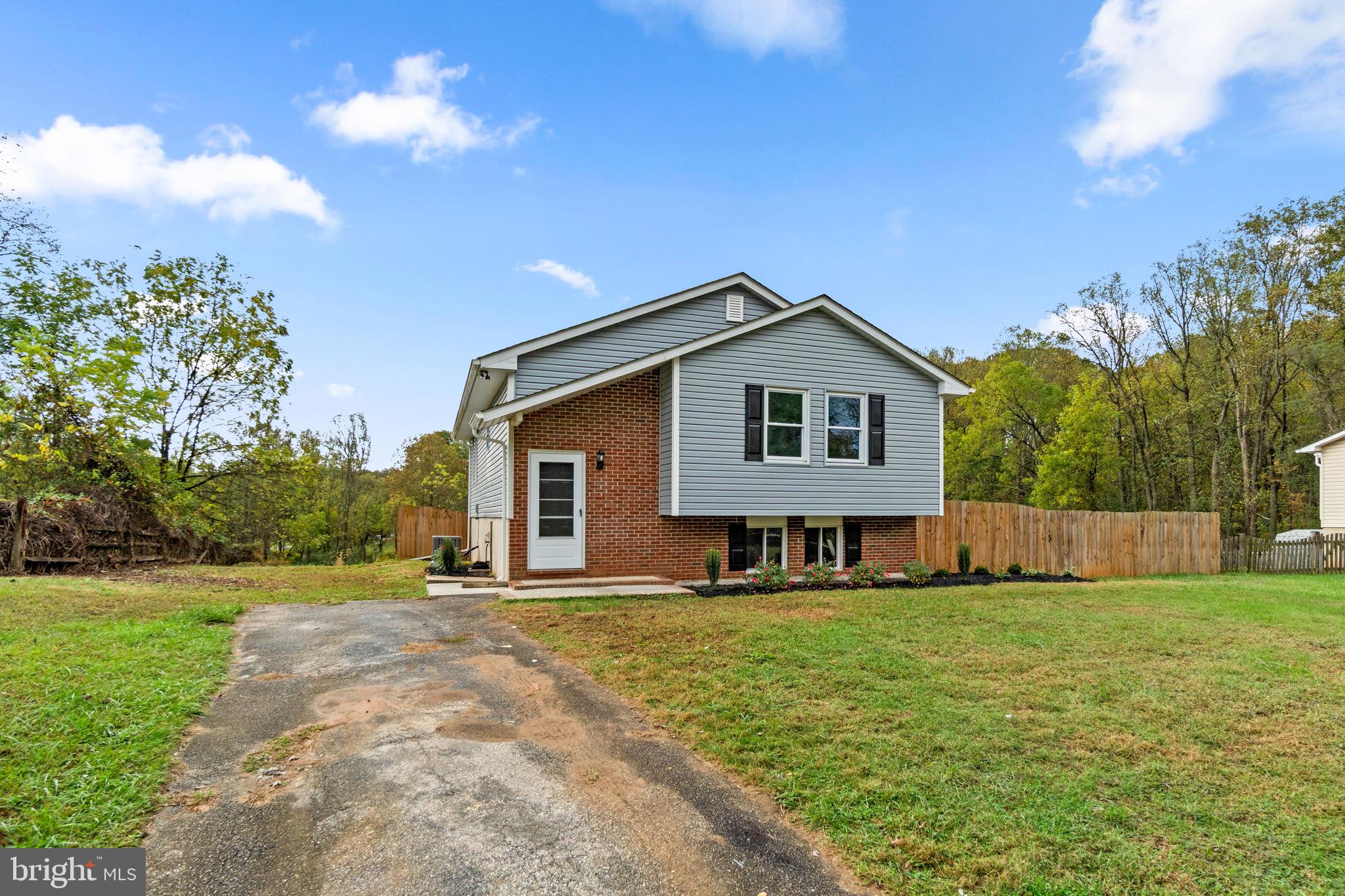 1915 GARDENIA STREET