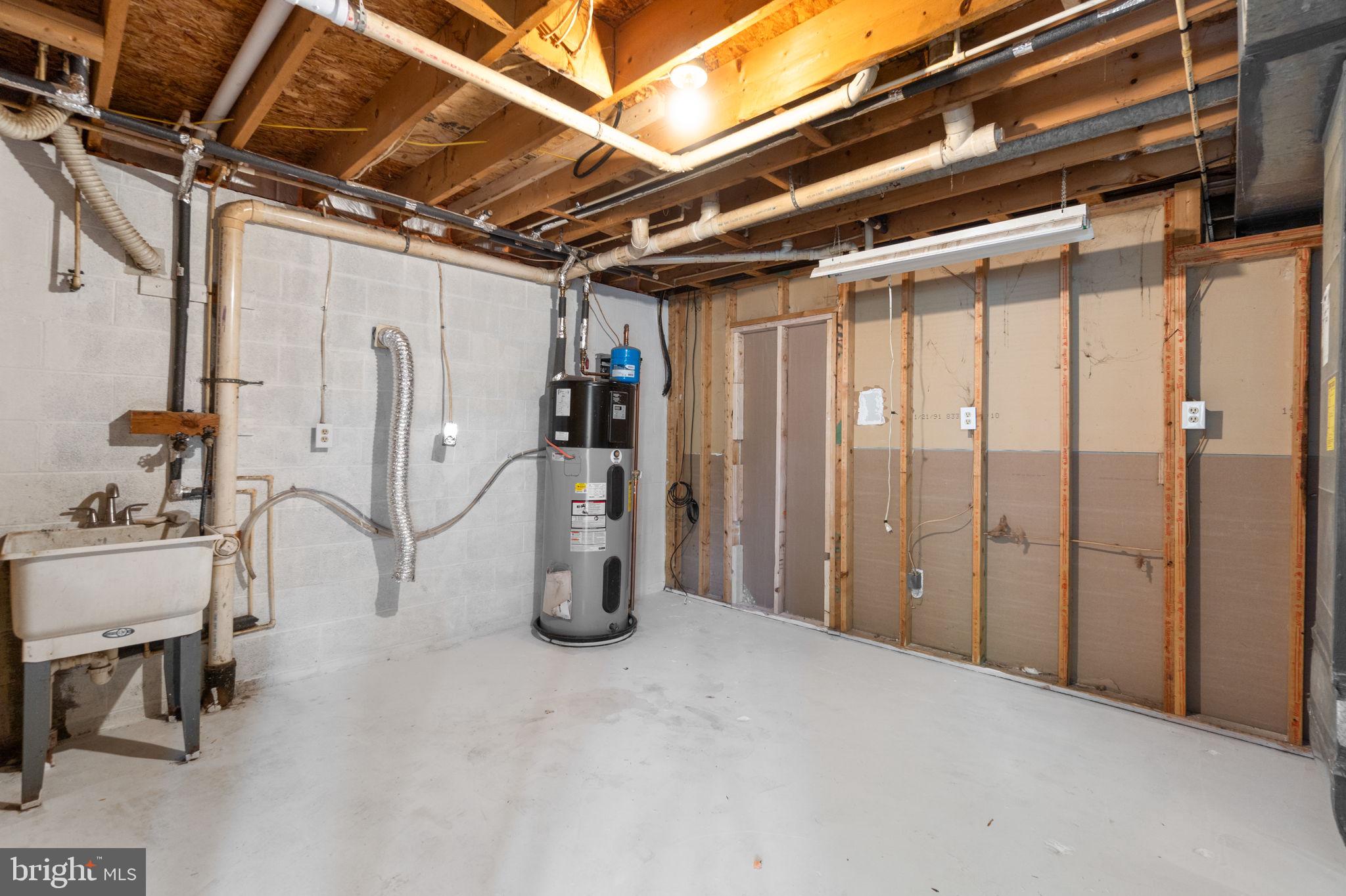 1915 GARDENIA STREET