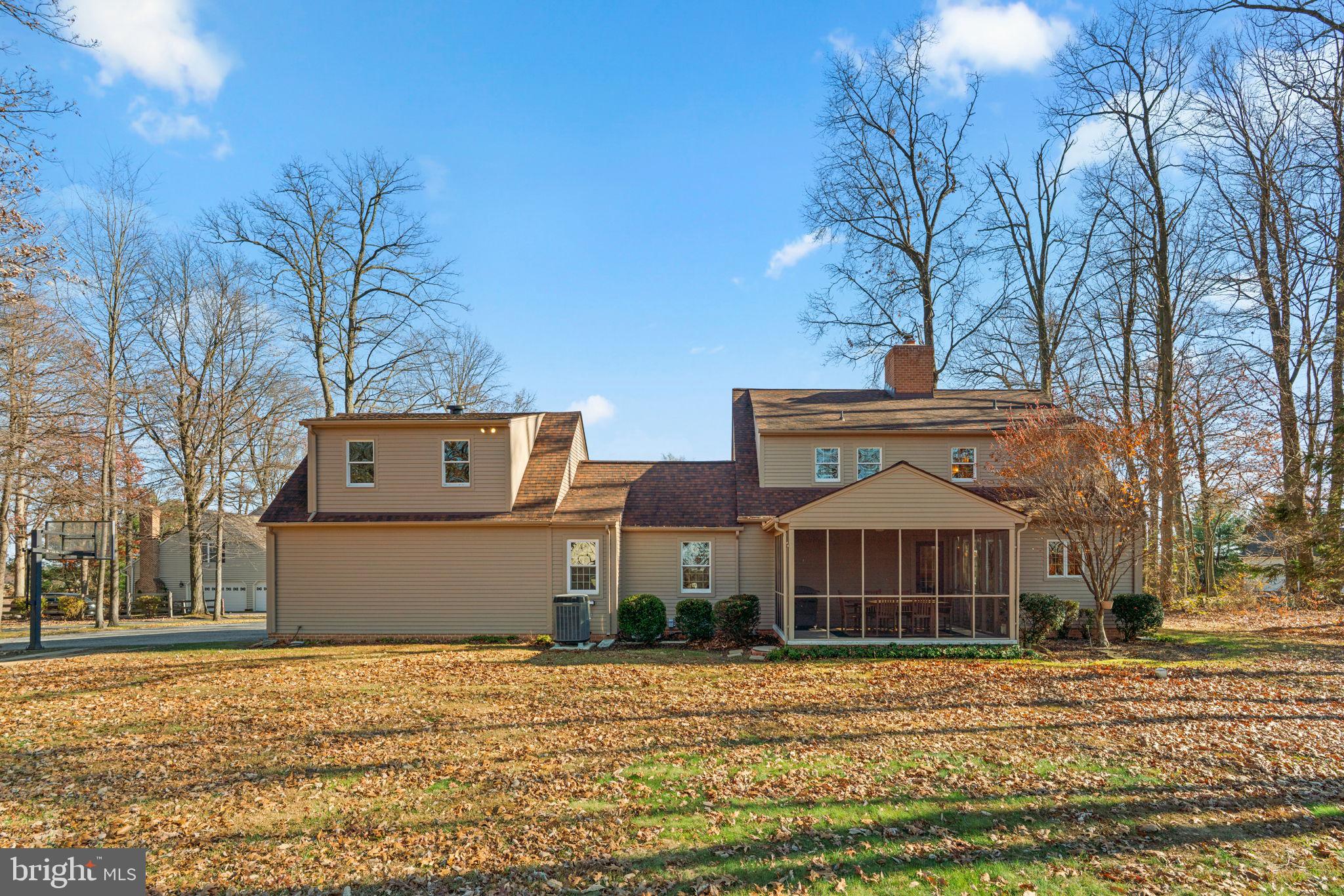 2472 FAIRWAY OAKS COURT