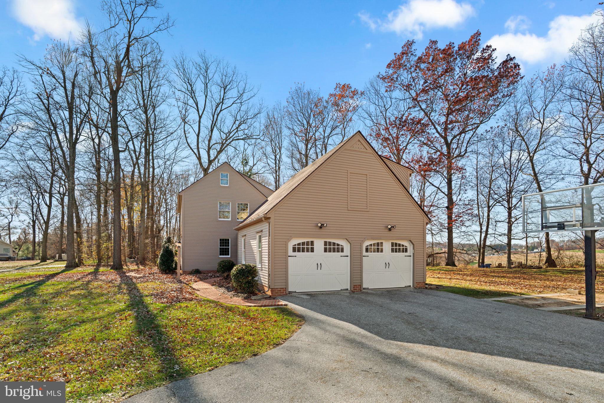 2472 FAIRWAY OAKS COURT