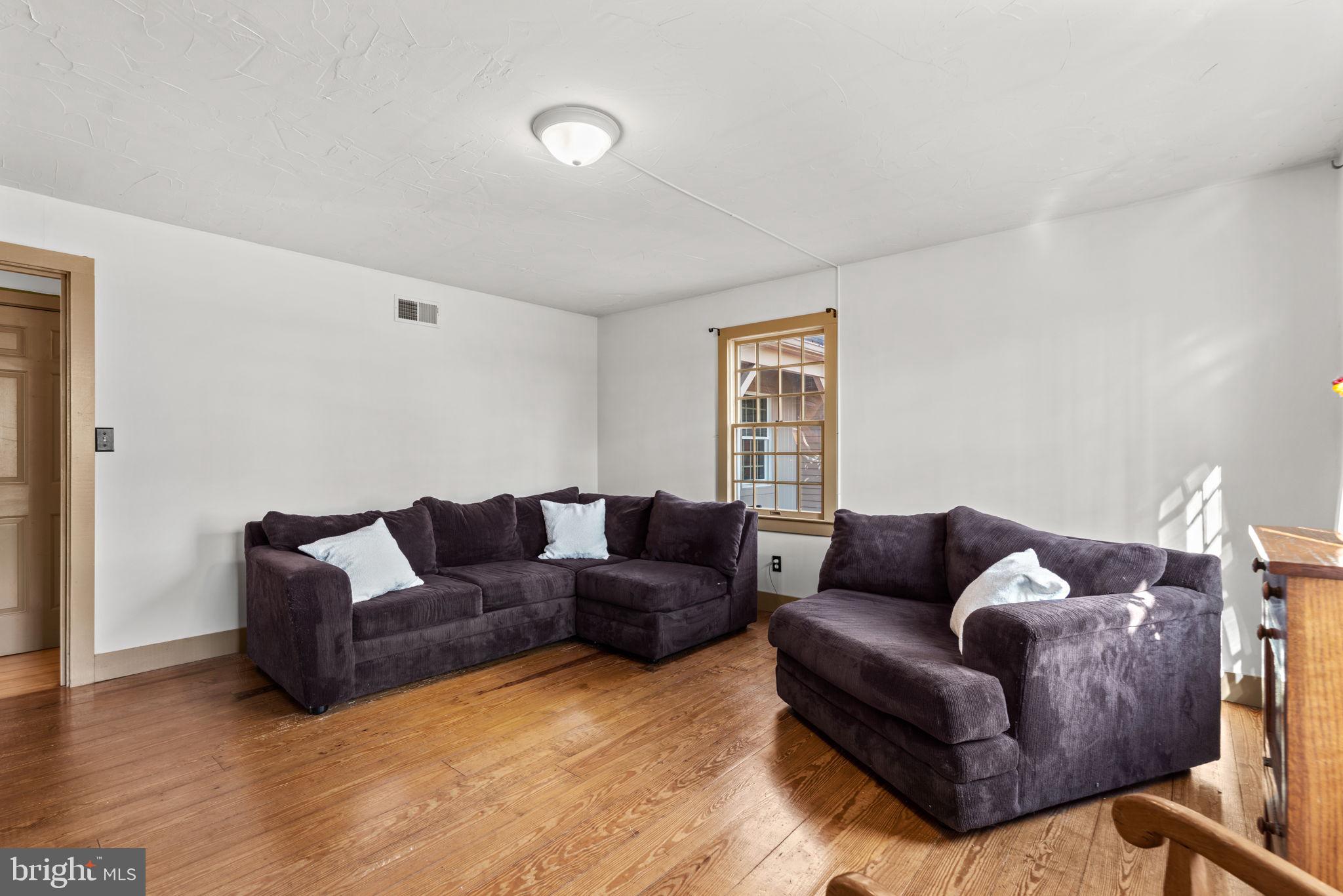 2472 FAIRWAY OAKS COURT