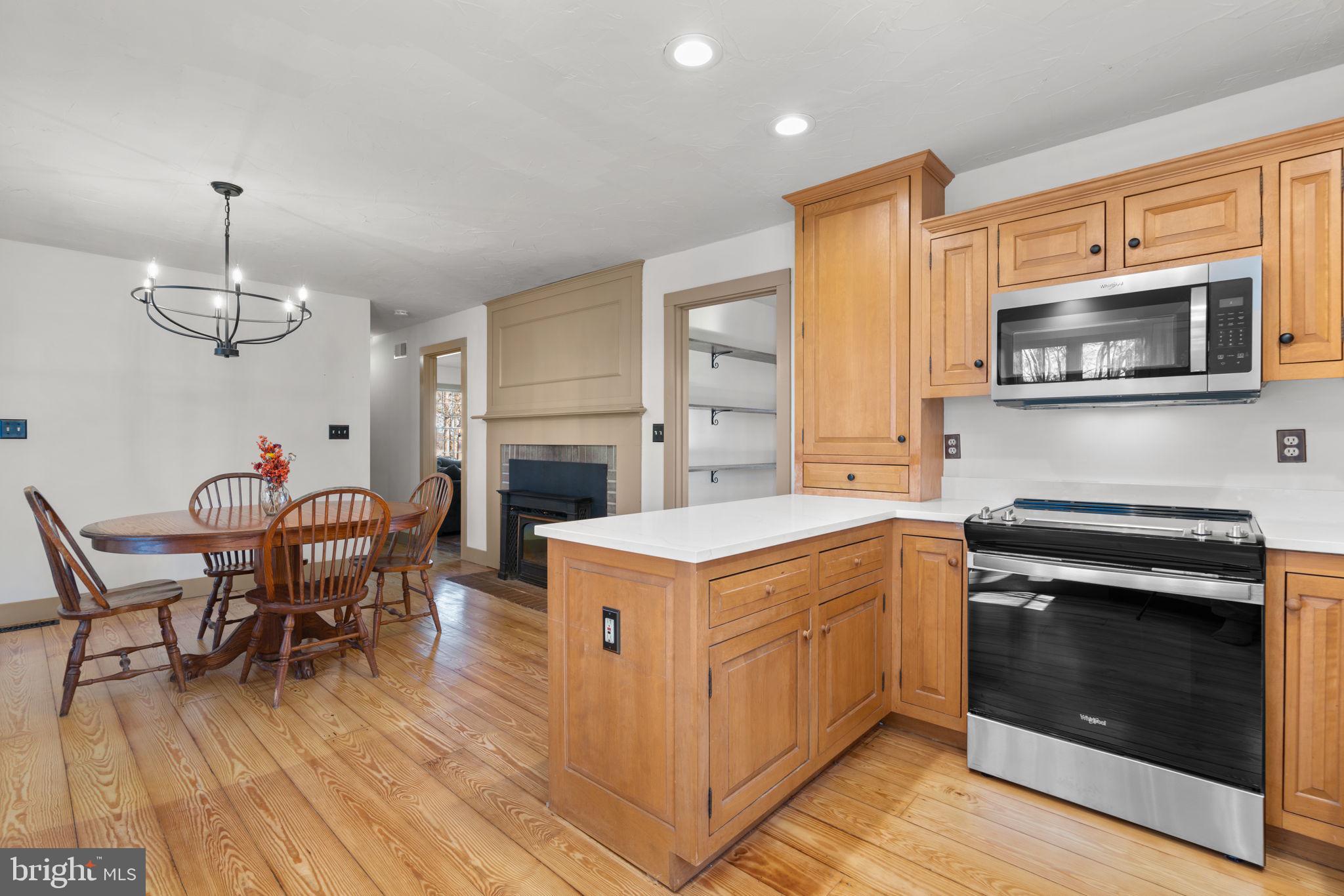 2472 FAIRWAY OAKS COURT