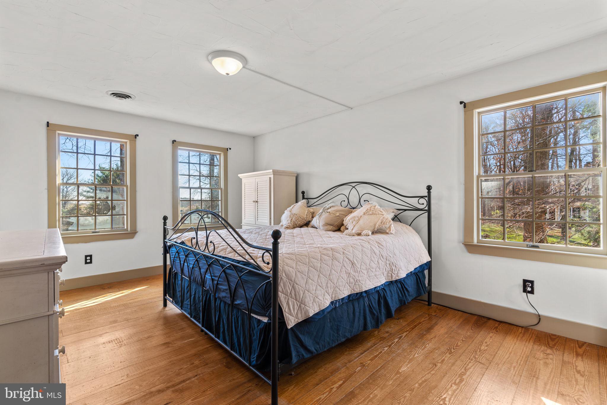 2472 FAIRWAY OAKS COURT