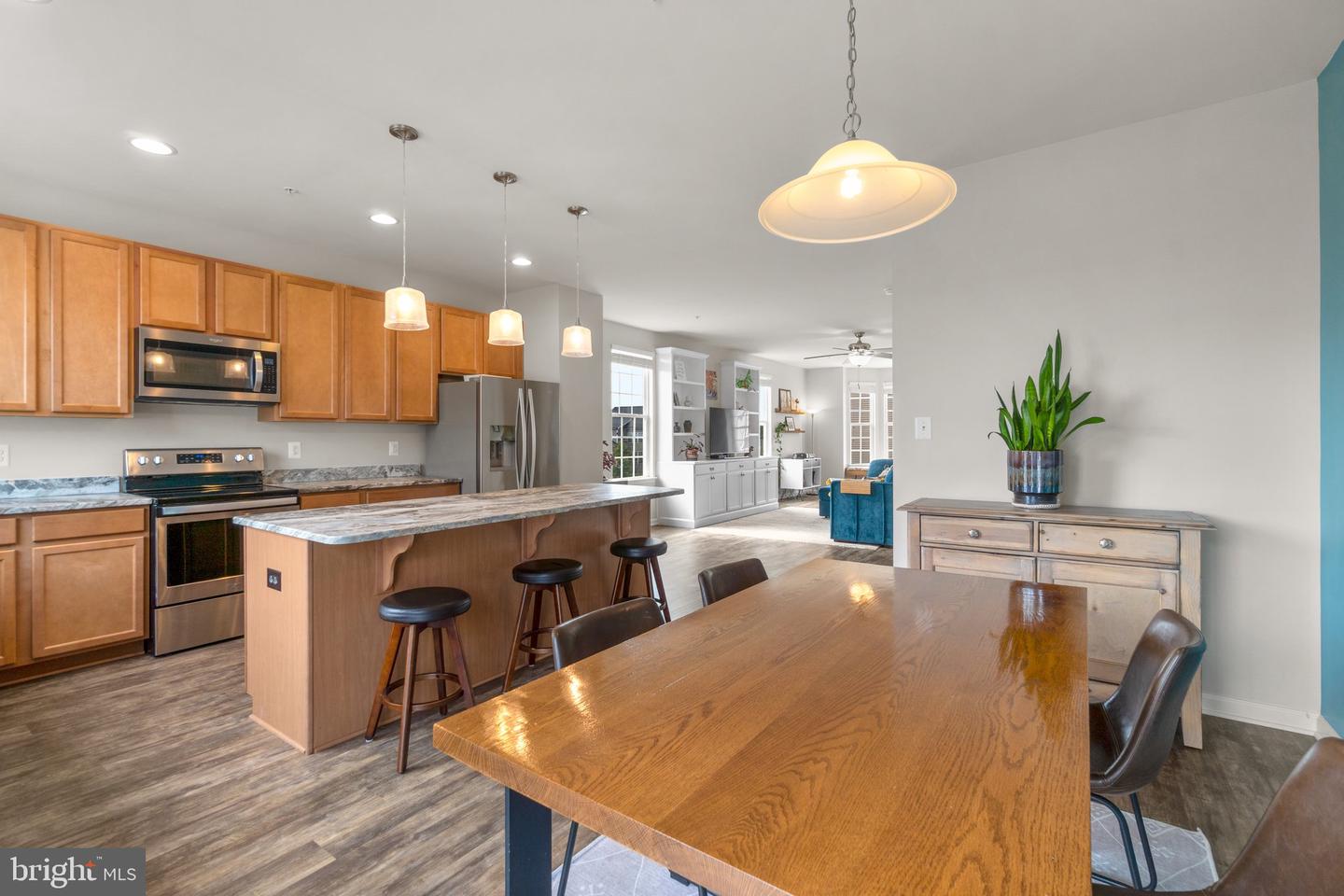 8484 HEDWIG LANE