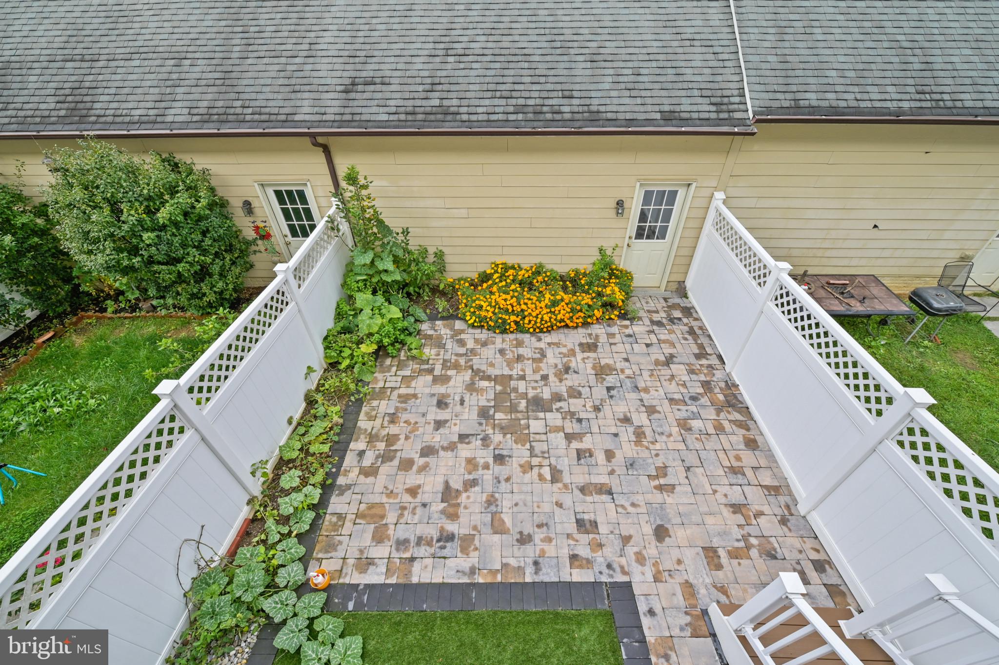 9428 Dunraven STREET