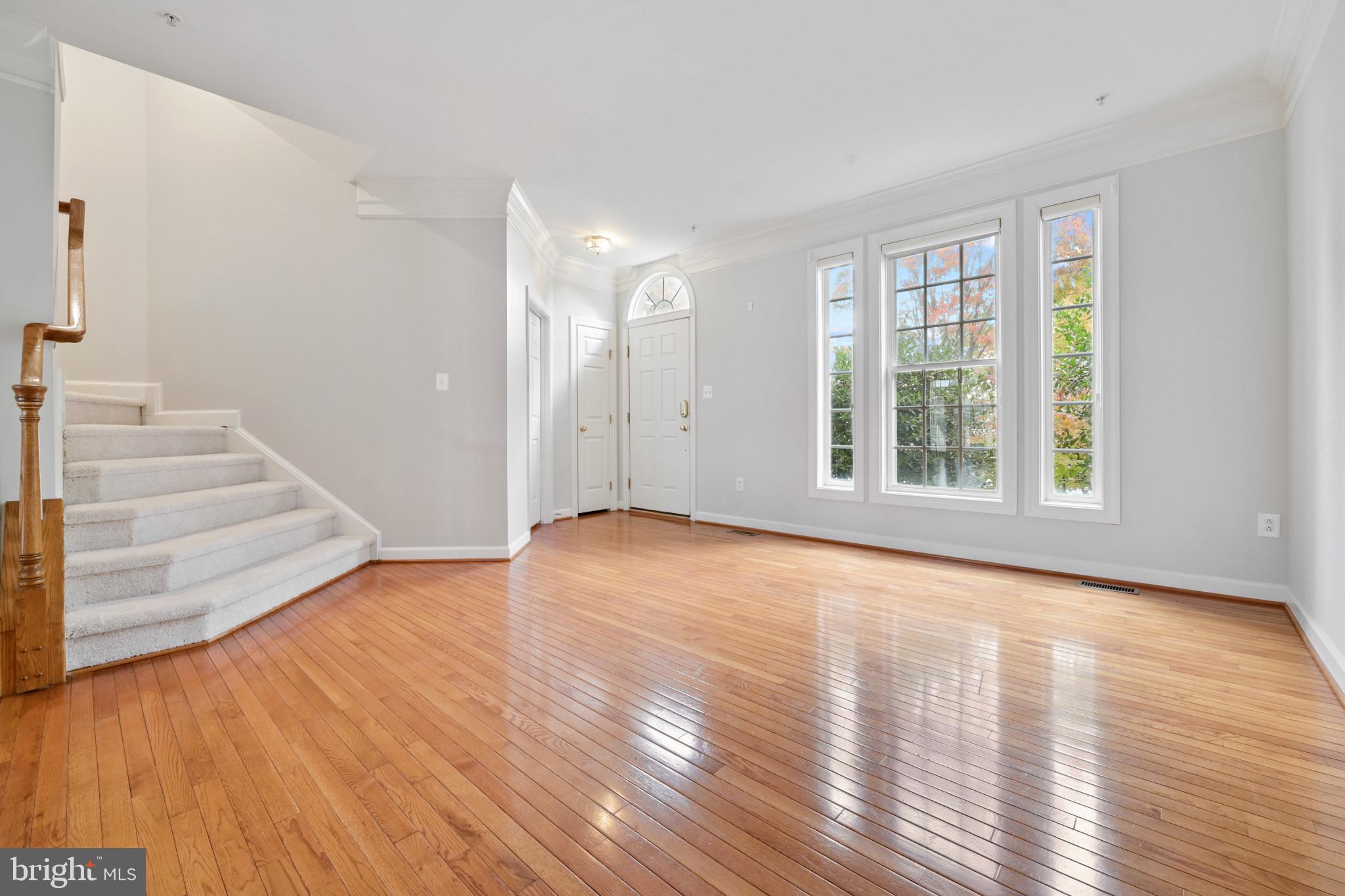 9428 Dunraven STREET