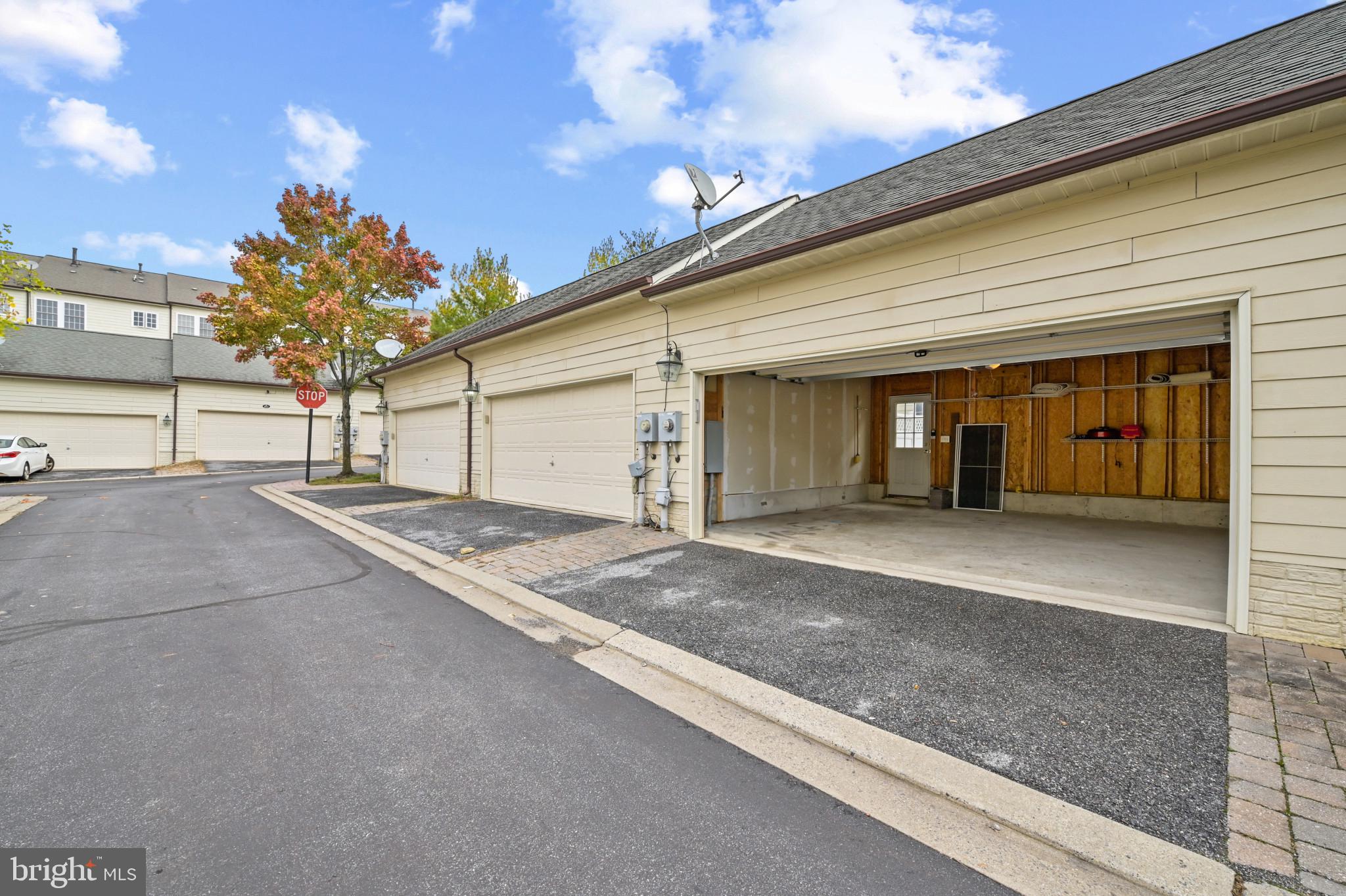 9428 Dunraven STREET