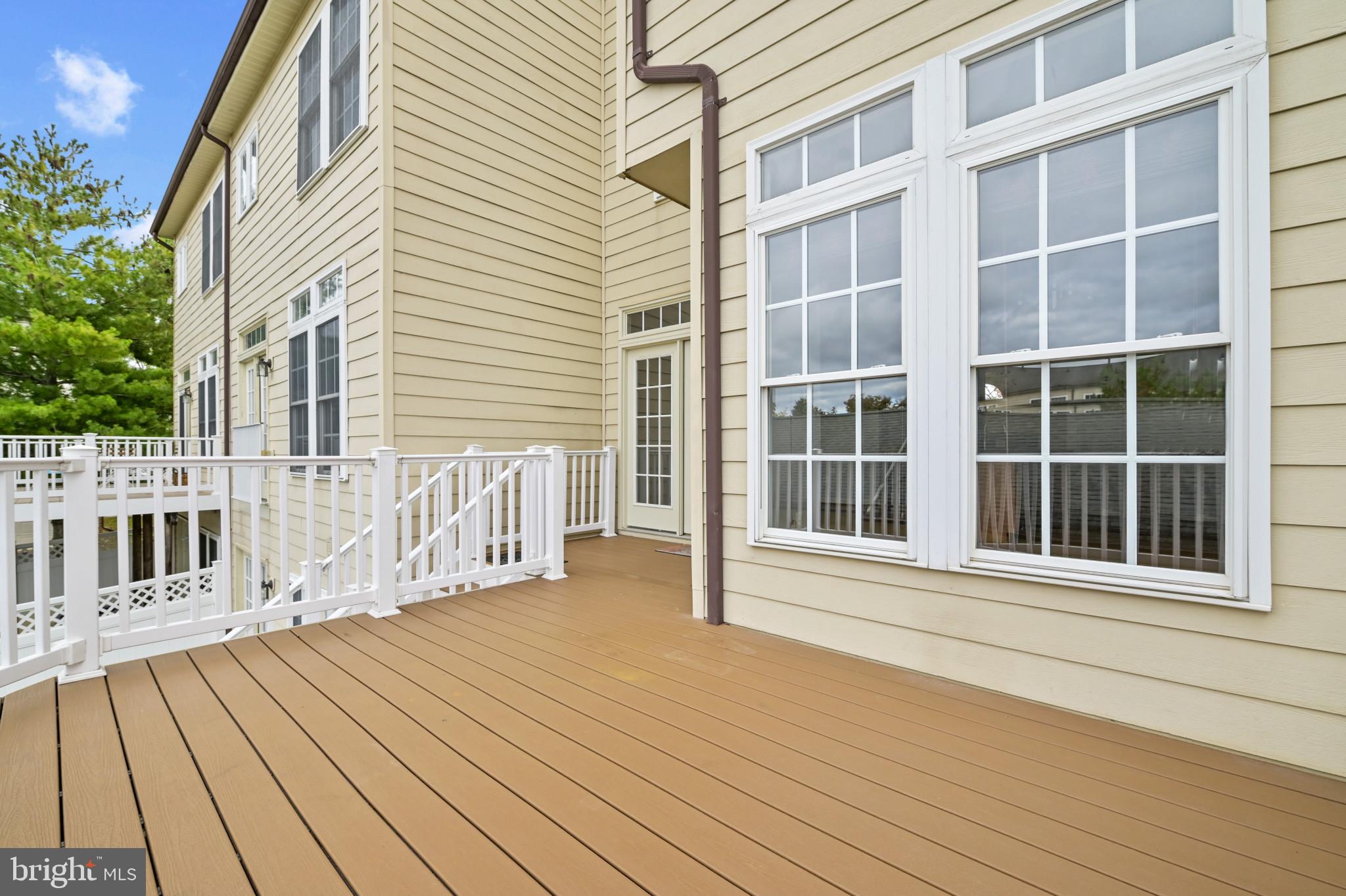 9428 Dunraven STREET