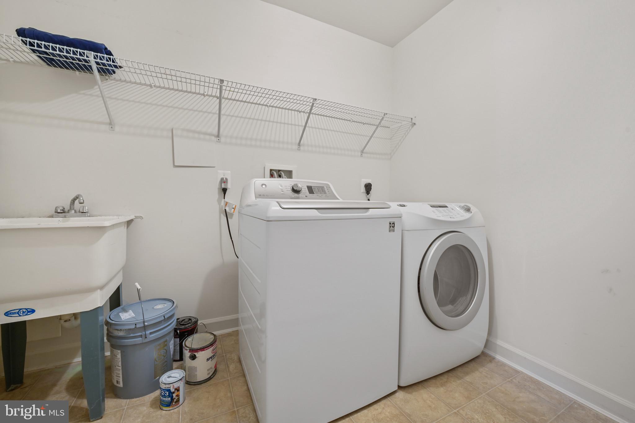 9428 Dunraven STREET