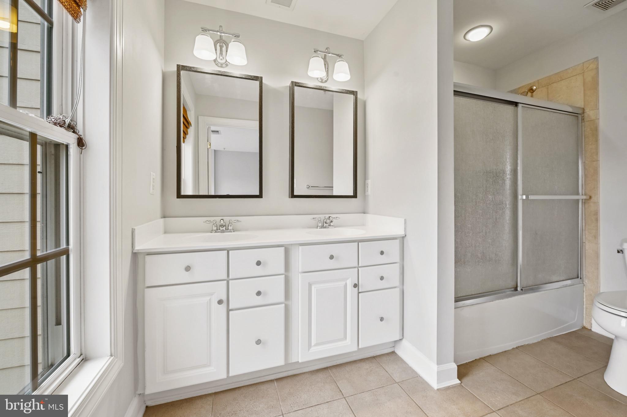 9428 Dunraven STREET