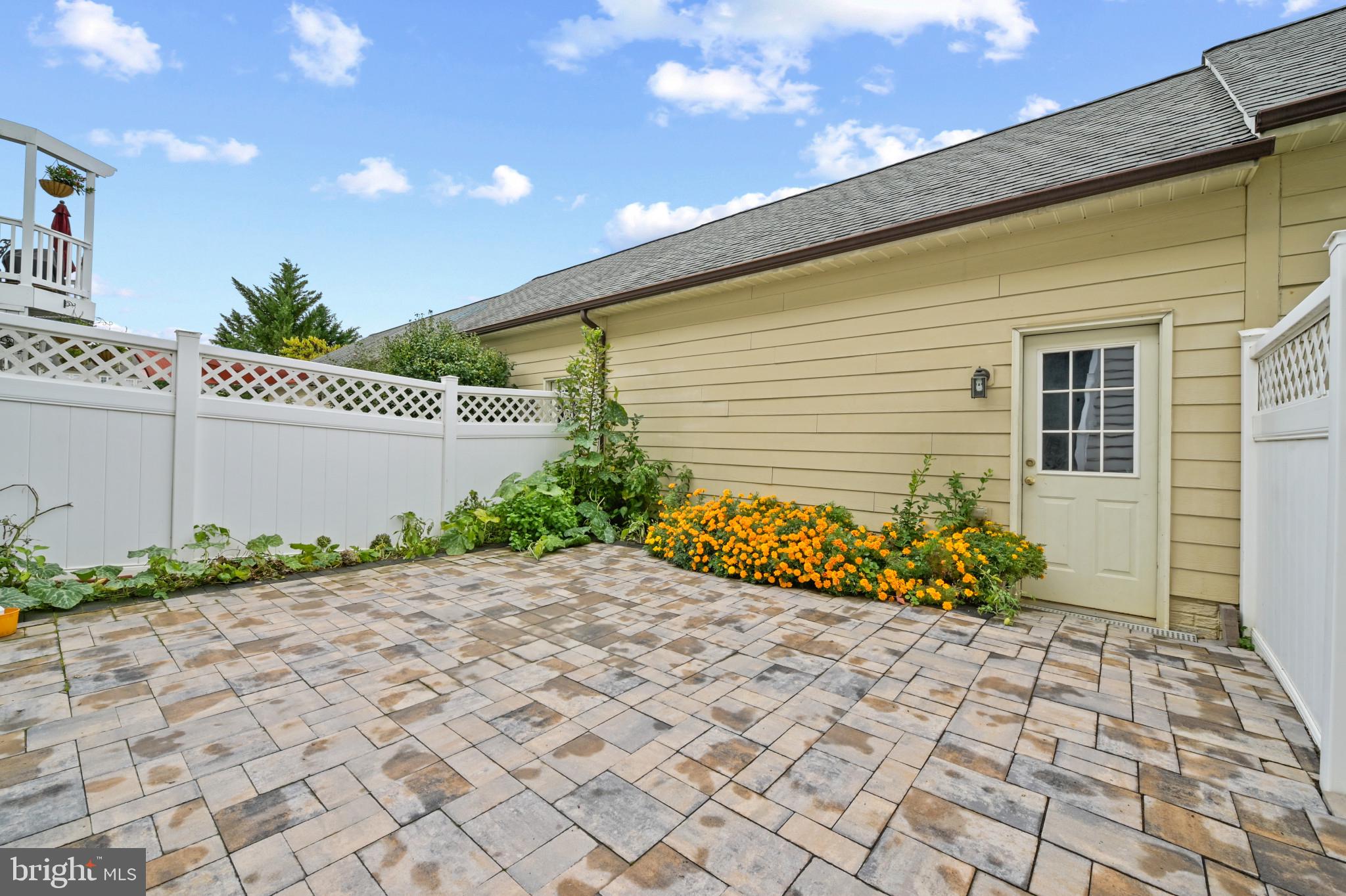 9428 Dunraven STREET