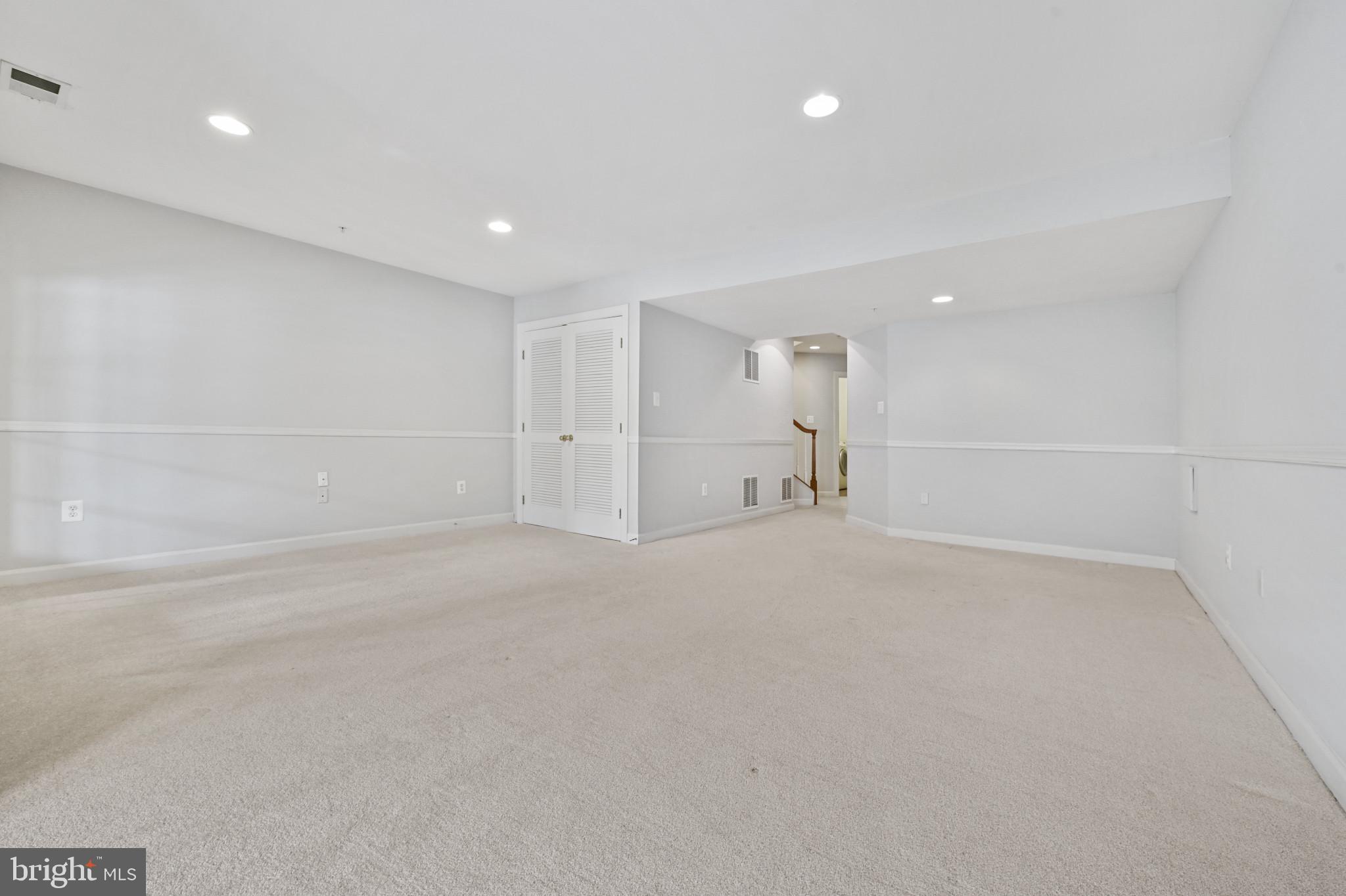 9428 Dunraven STREET