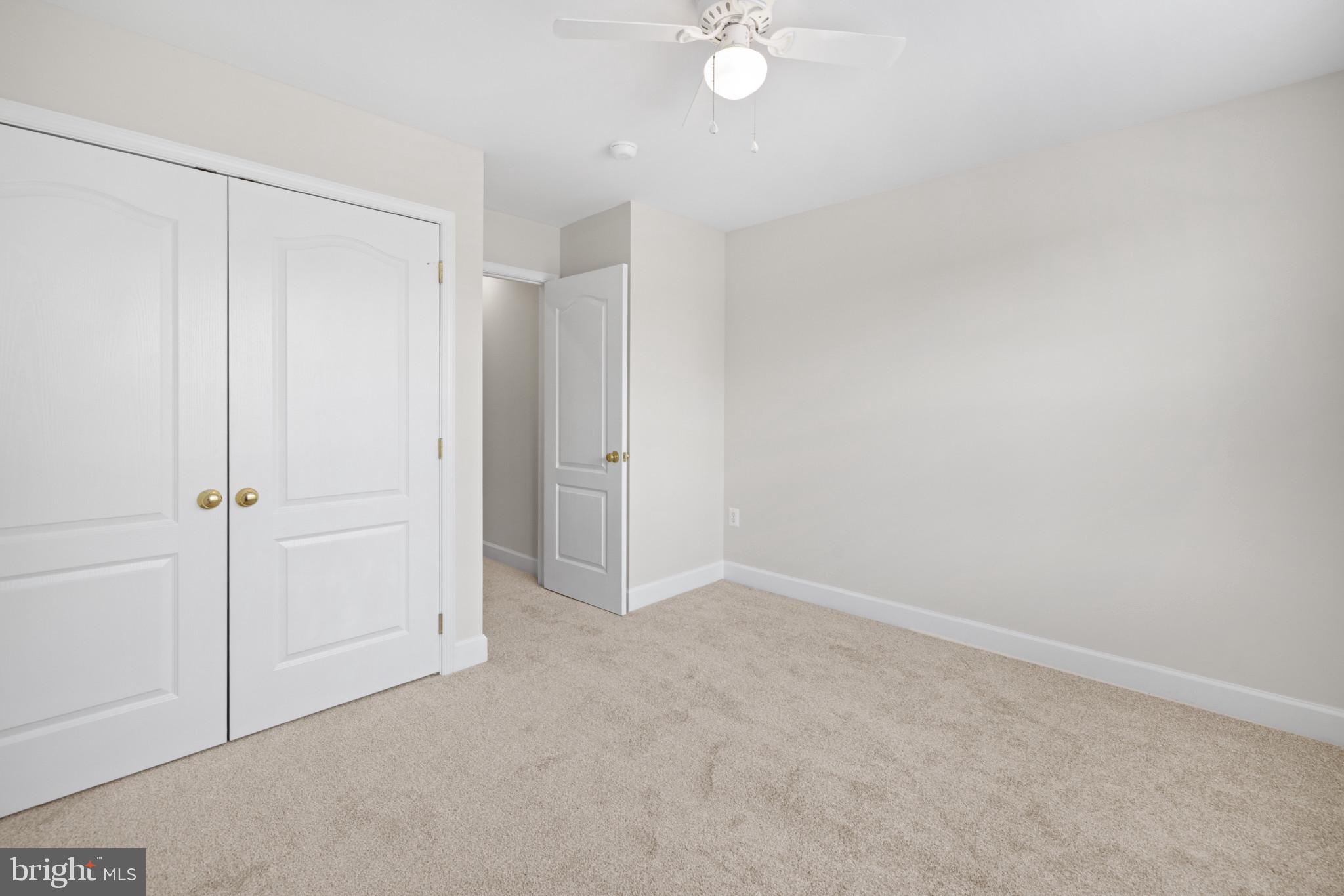 1820 N GREENLEESE DR