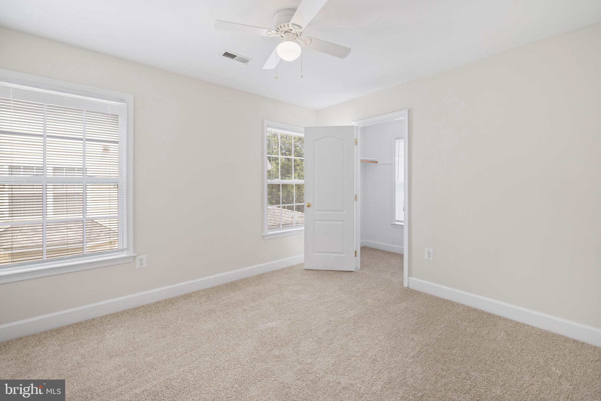 1820 N GREENLEESE DR