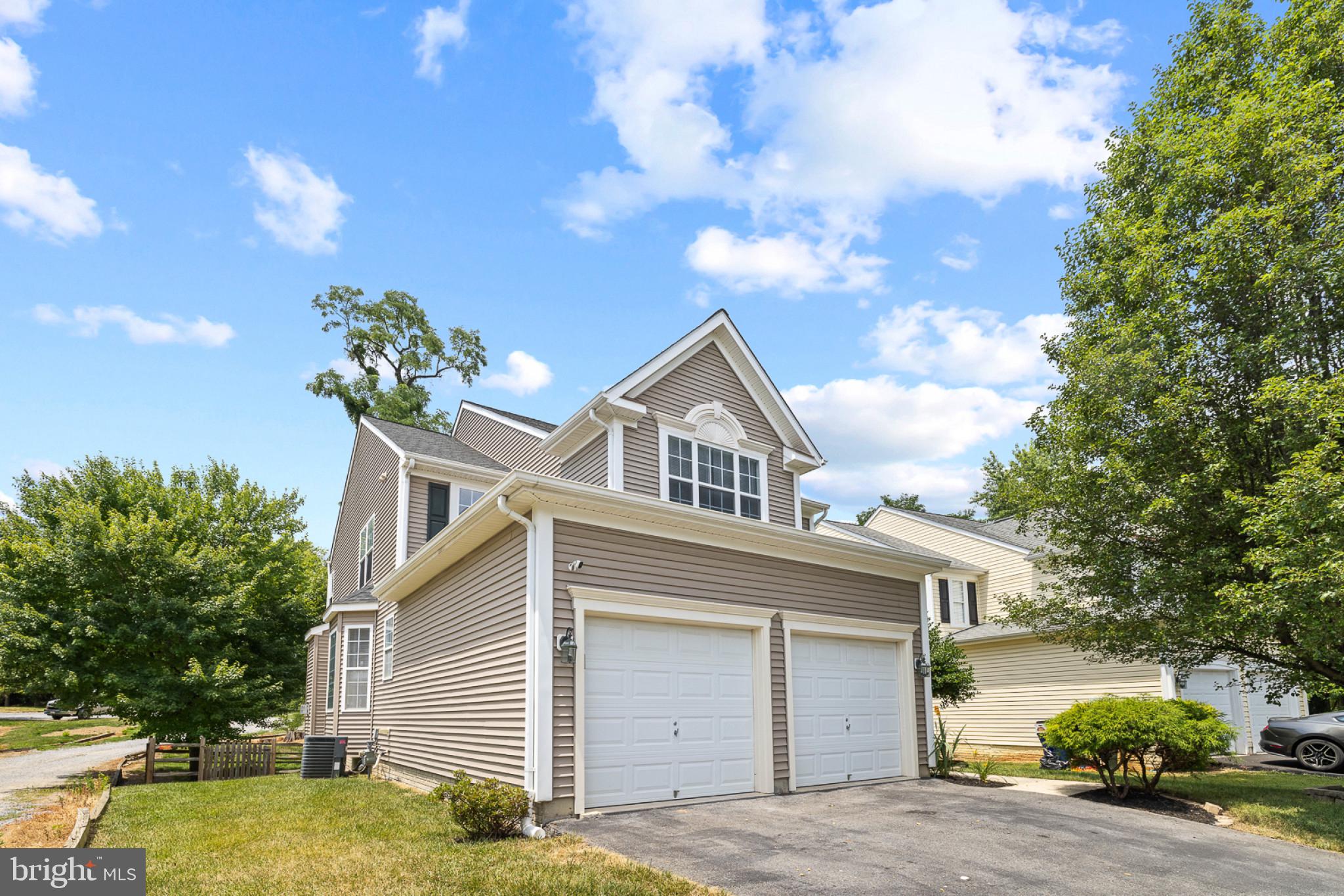 1820 N GREENLEESE DR