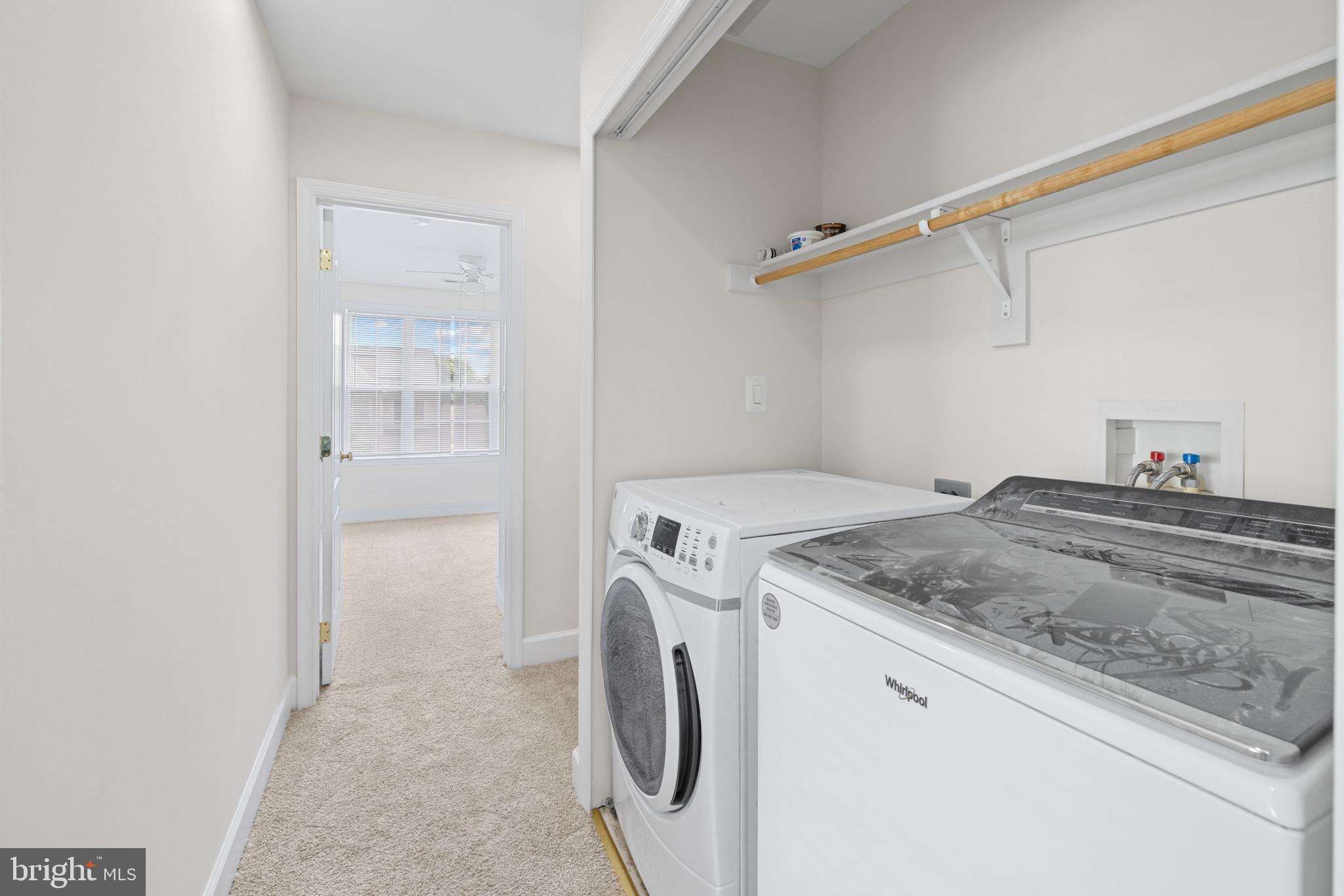 1820 N GREENLEESE DR