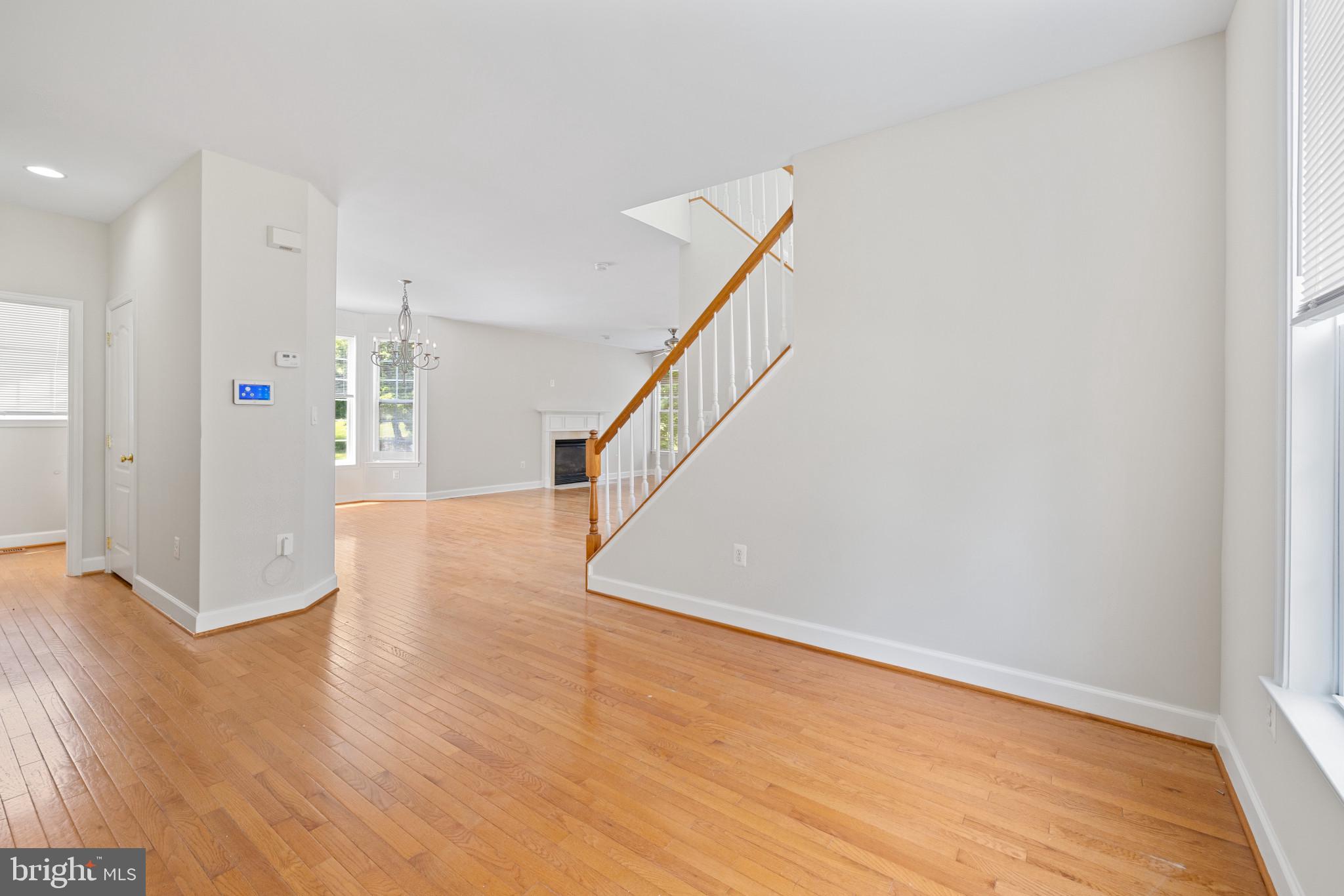 1820 N GREENLEESE DR