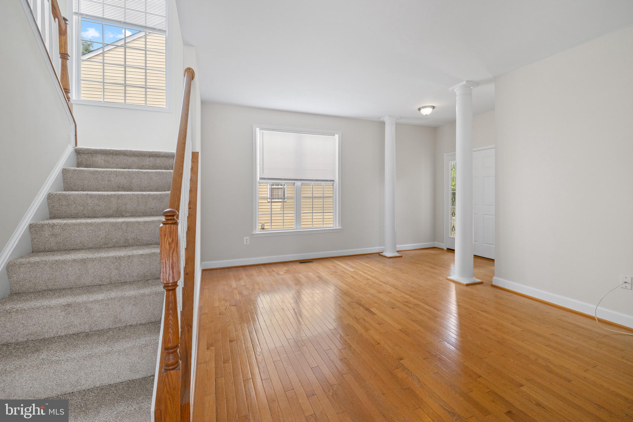 1820 N GREENLEESE DR