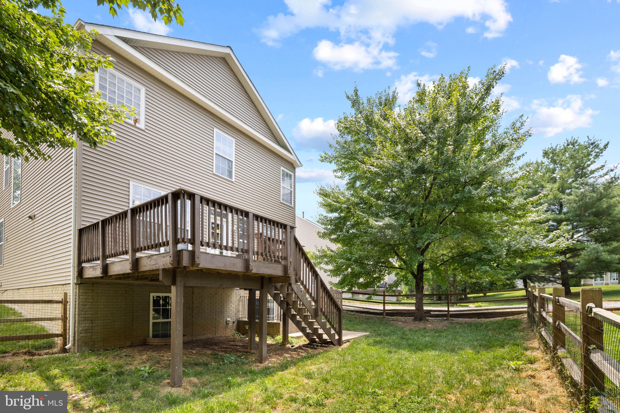 1820 N GREENLEESE DR