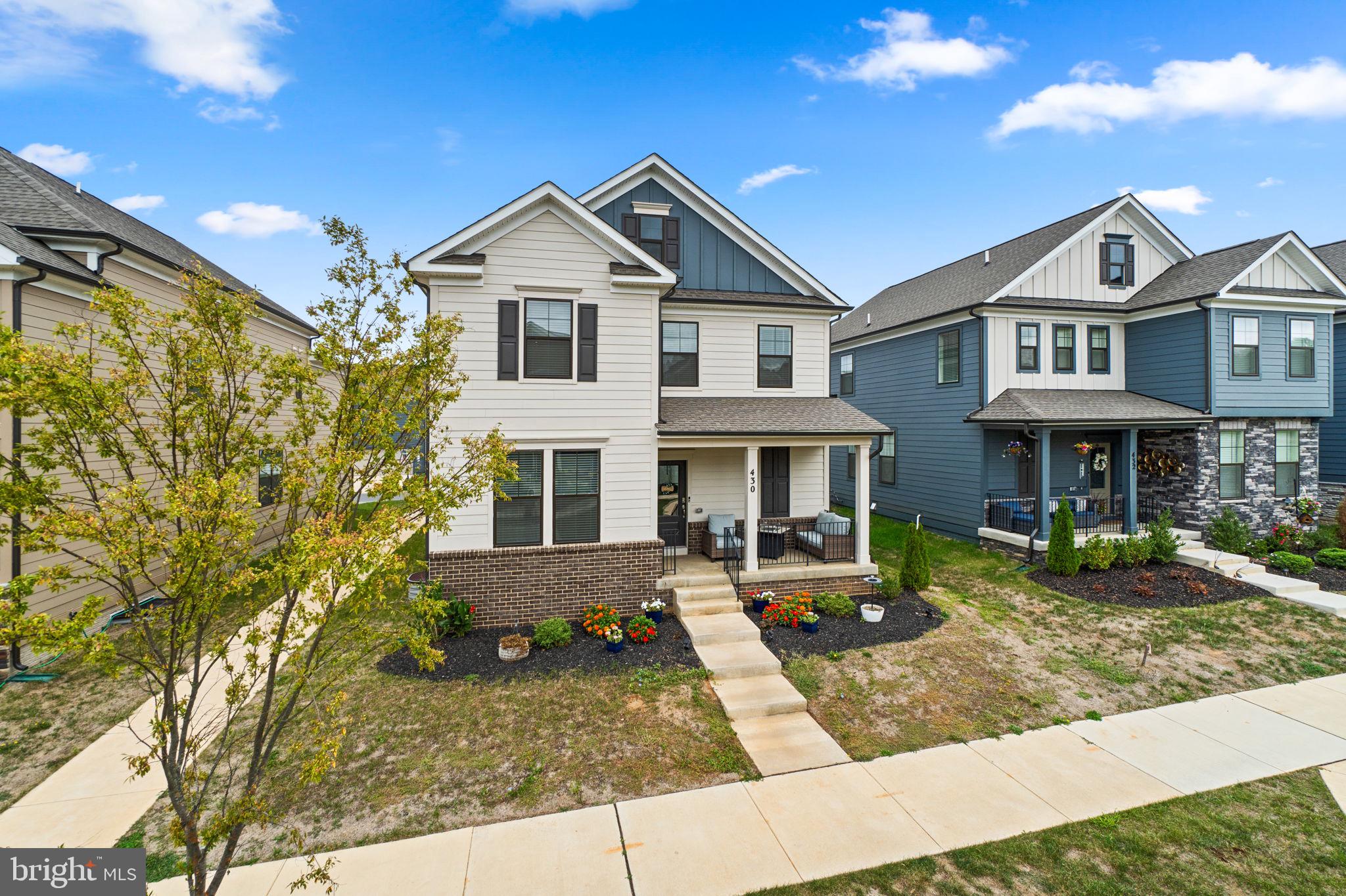 430 Constellation Ln