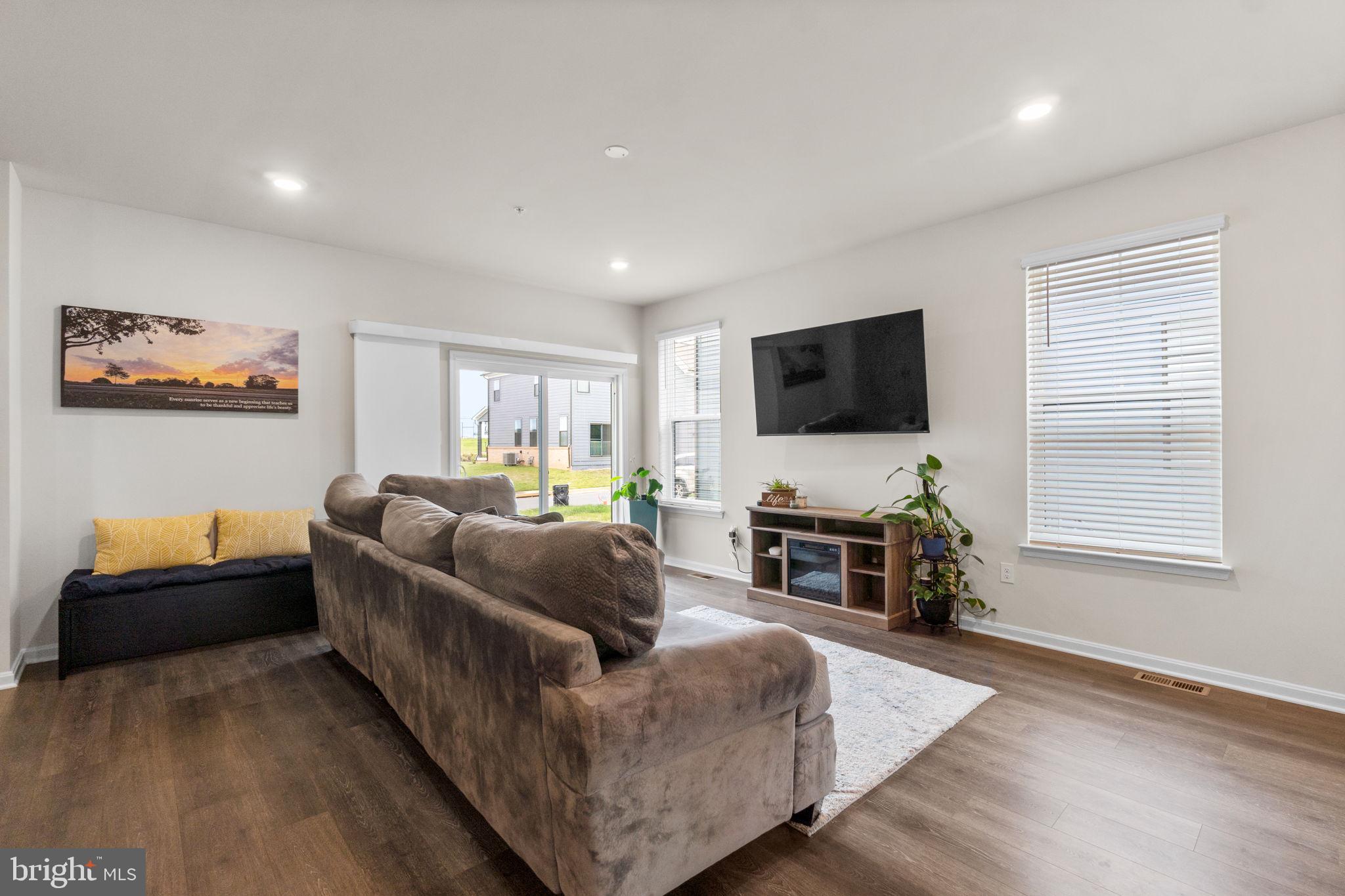 430 Constellation Ln