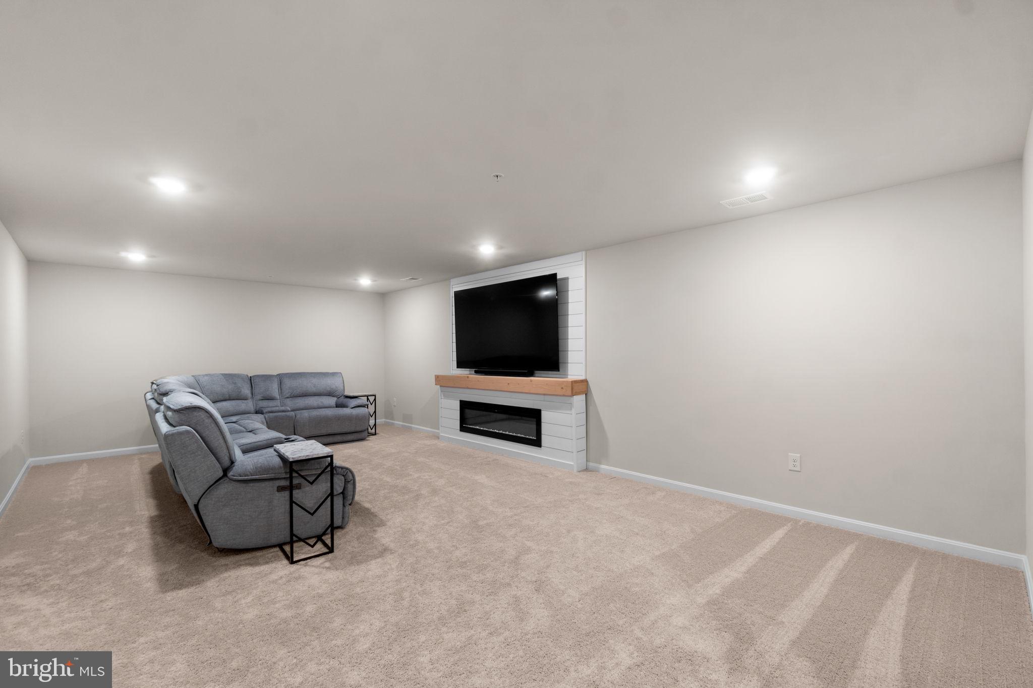 430 Constellation Ln