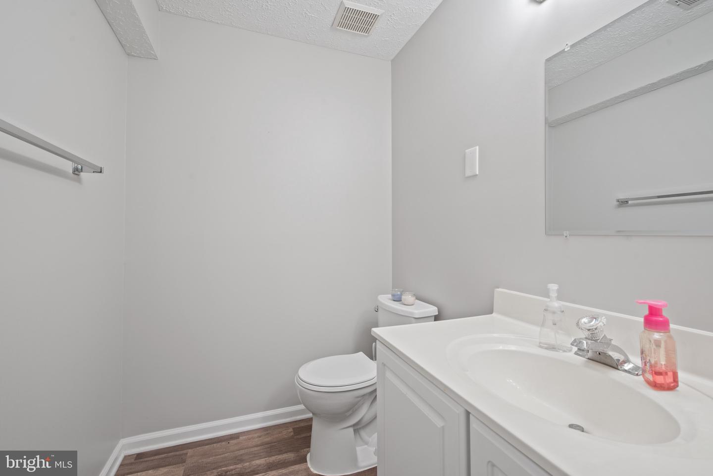 5559 Foxhall Ct