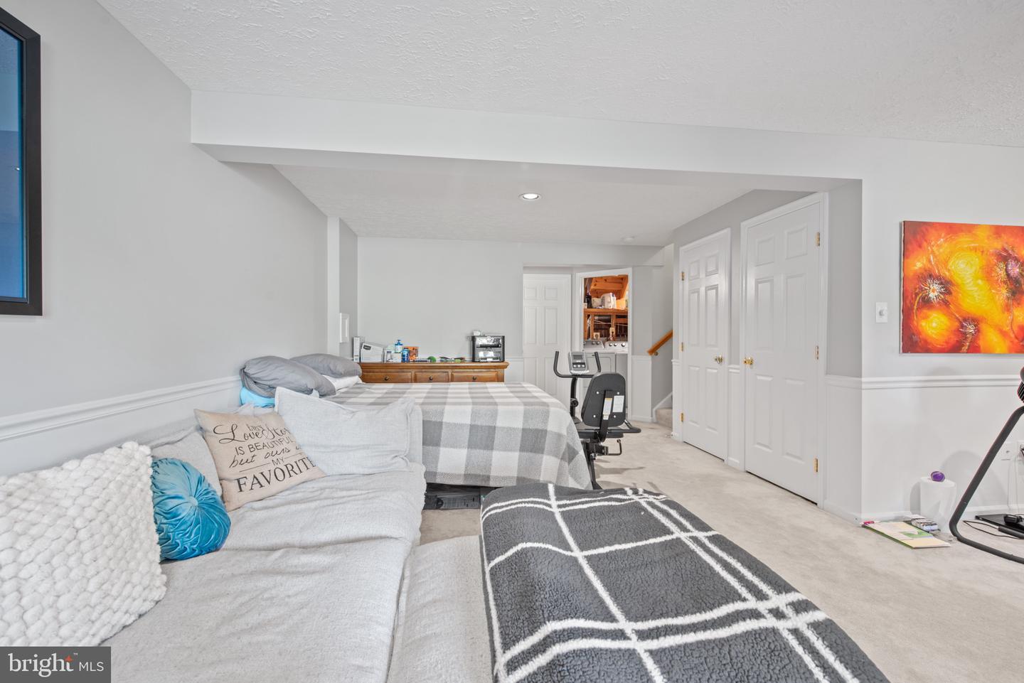 5559 Foxhall Ct