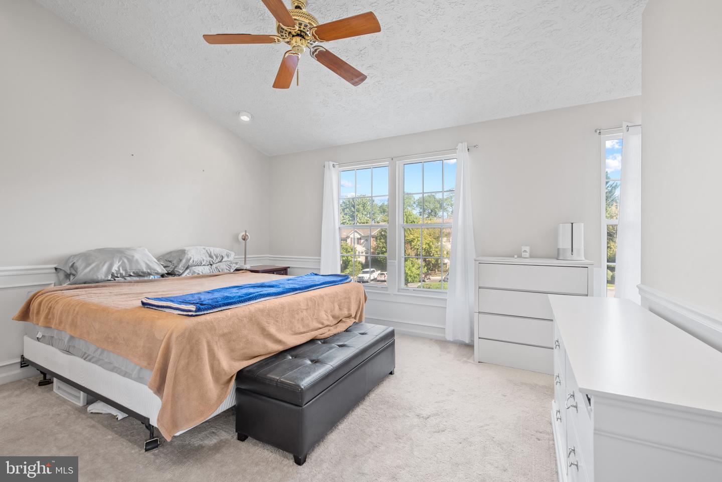 5559 Foxhall Ct