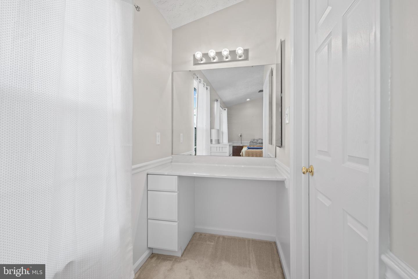5559 Foxhall Ct