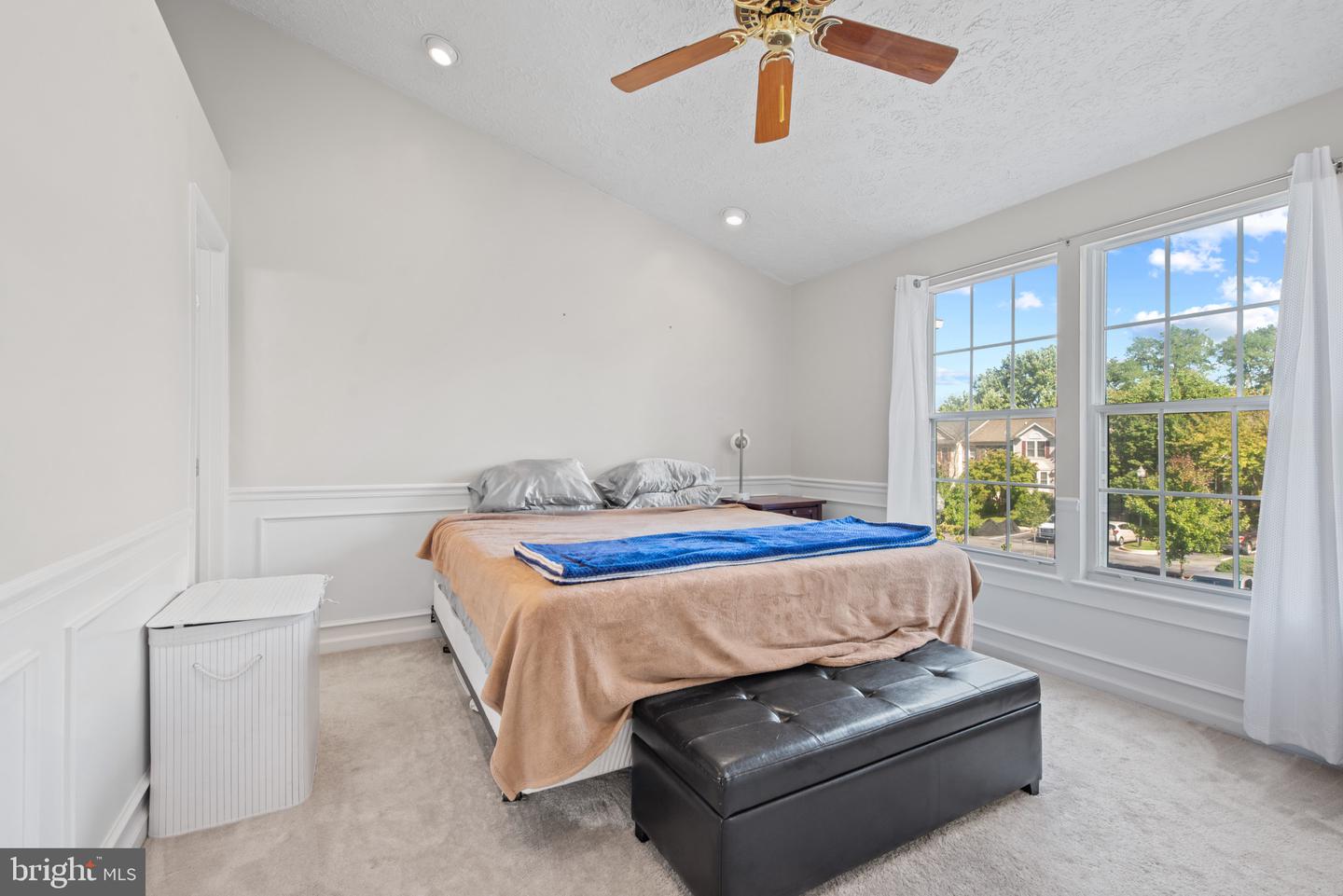 5559 Foxhall Ct