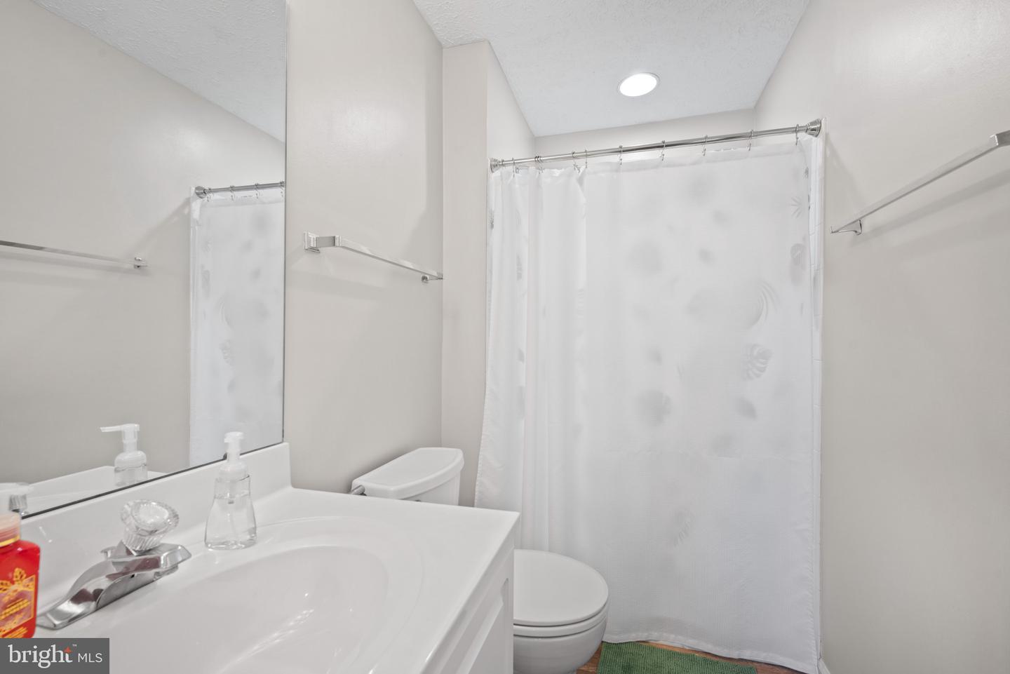 5559 Foxhall Ct