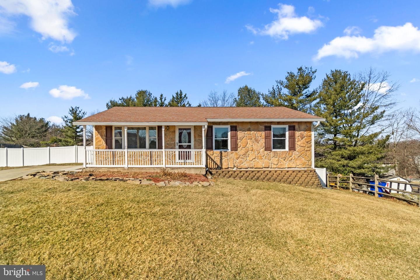 106 Manor Ct