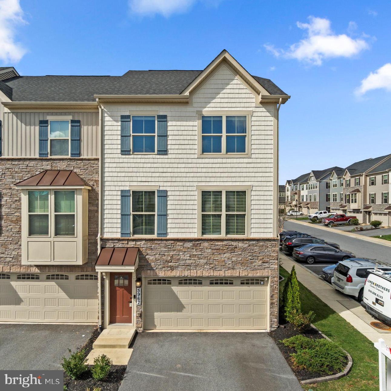 5962 Pecking Stone St